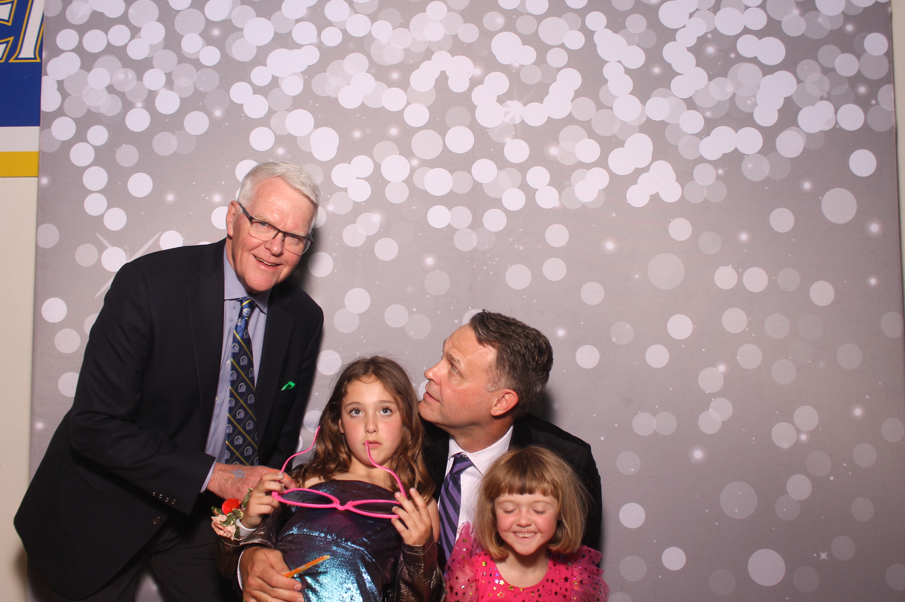 Mariemount Father Daughter Dance | View more photos from the event at gallery.photoboothcincy.com/u/PhotoBoothCincy/Mariemount-Father-Daughter-Dance-1