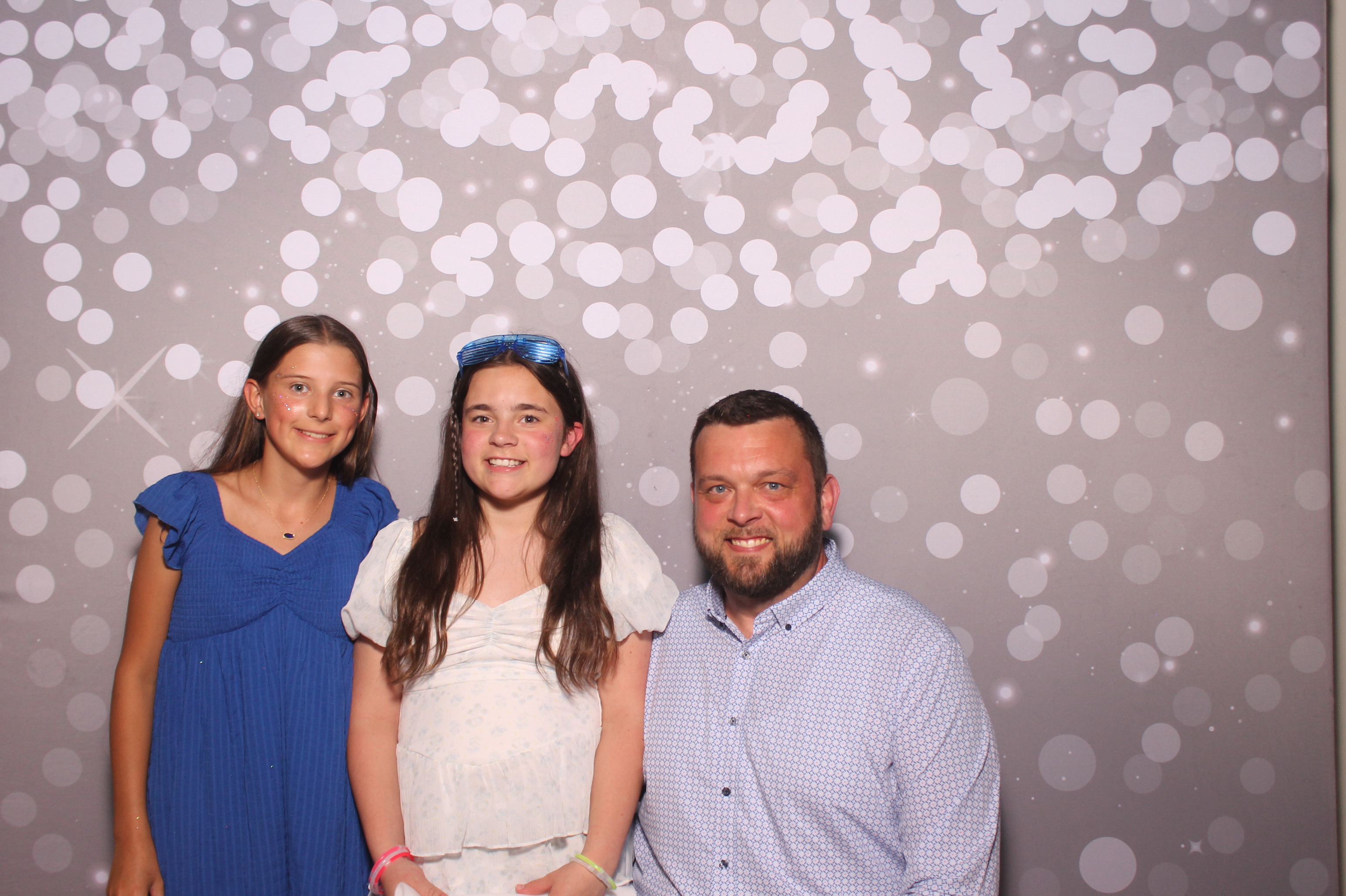 Mariemount Father Daughter Dance | View more photos from the event at gallery.photoboothcincy.com/u/PhotoBoothCincy/Mariemount-Father-Daughter-Dance-1