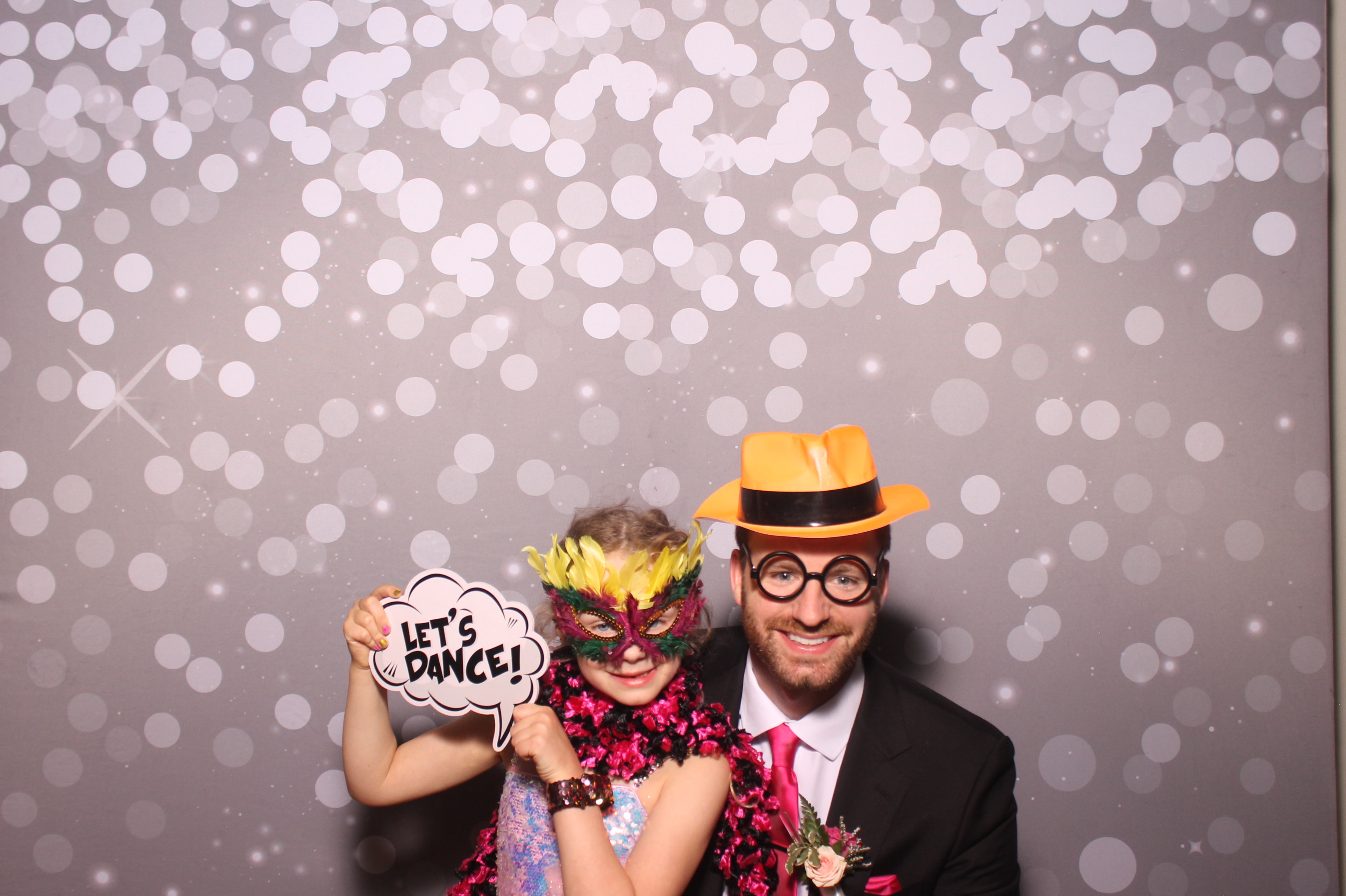 Mariemount Father Daughter Dance | View more photos from the event at gallery.photoboothcincy.com/u/PhotoBoothCincy/Mariemount-Father-Daughter-Dance-1