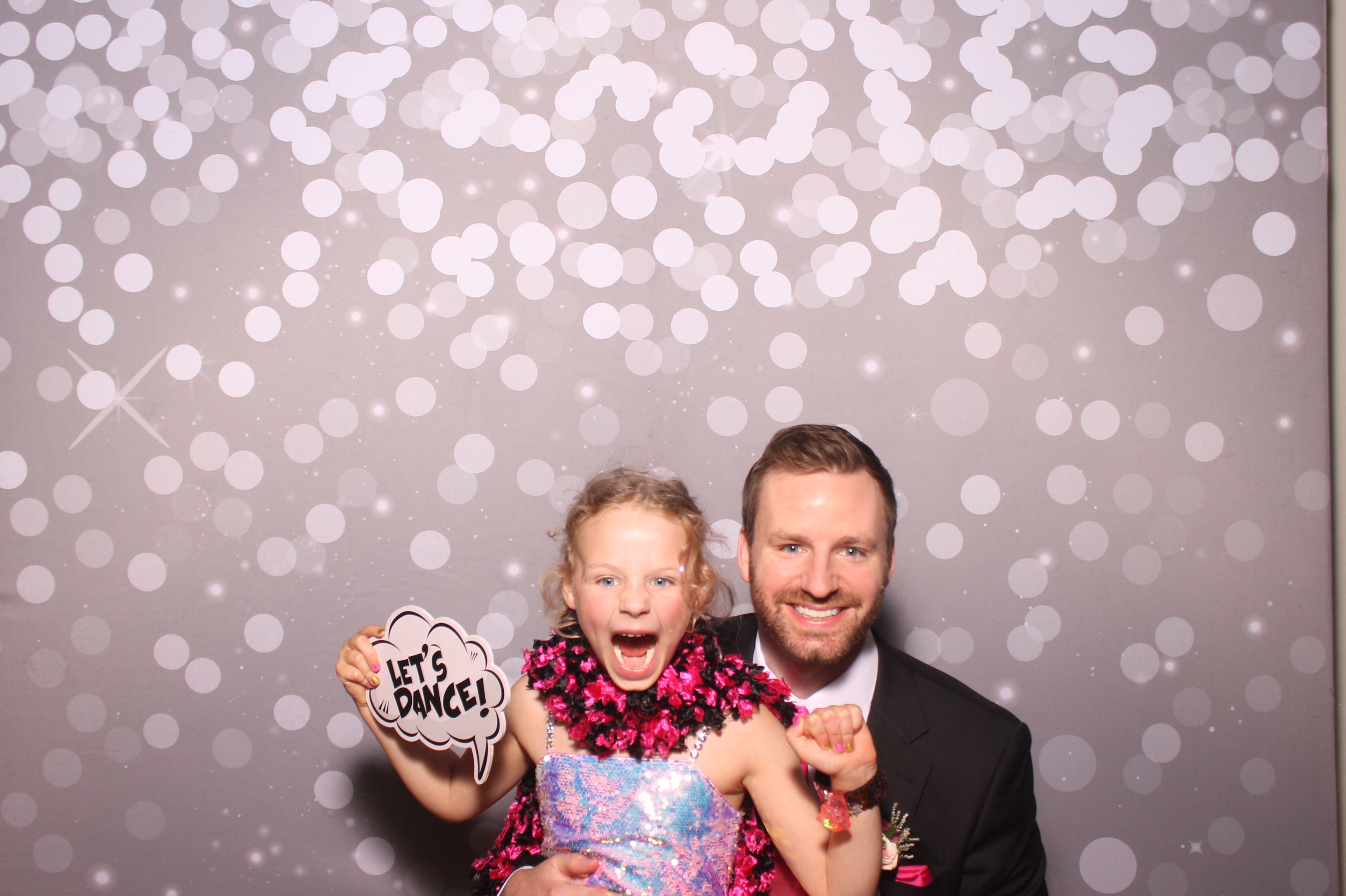 Mariemount Father Daughter Dance | View more photos from the event at gallery.photoboothcincy.com/u/PhotoBoothCincy/Mariemount-Father-Daughter-Dance-1