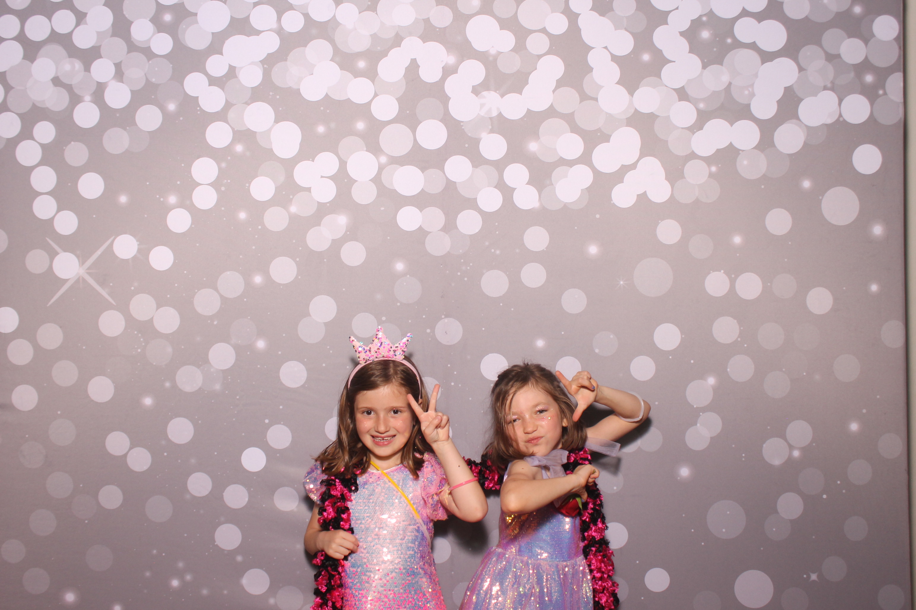 Mariemount Father Daughter Dance | View more photos from the event at gallery.photoboothcincy.com/u/PhotoBoothCincy/Mariemount-Father-Daughter-Dance-1