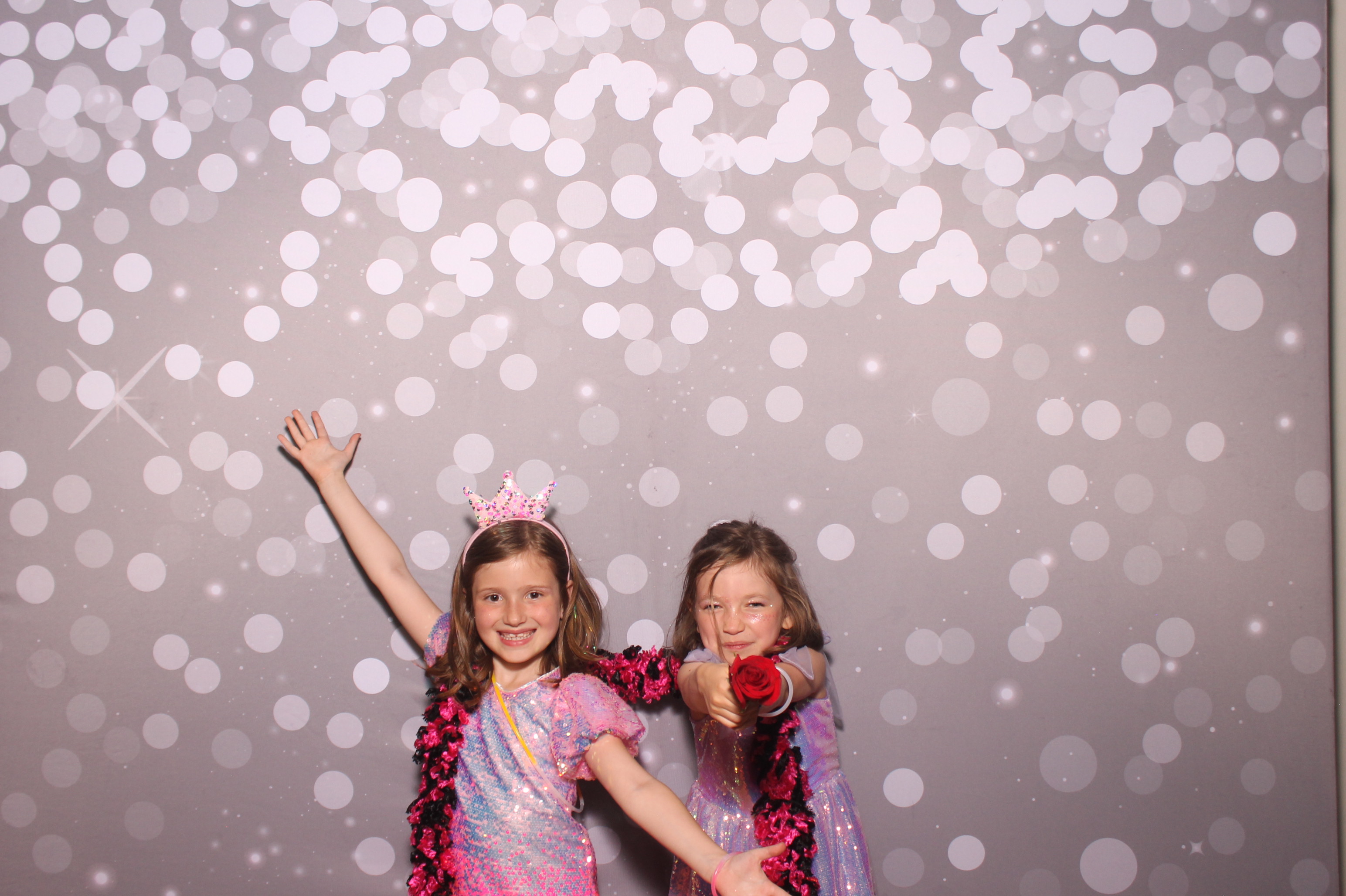 Mariemount Father Daughter Dance | View more photos from the event at gallery.photoboothcincy.com/u/PhotoBoothCincy/Mariemount-Father-Daughter-Dance-1