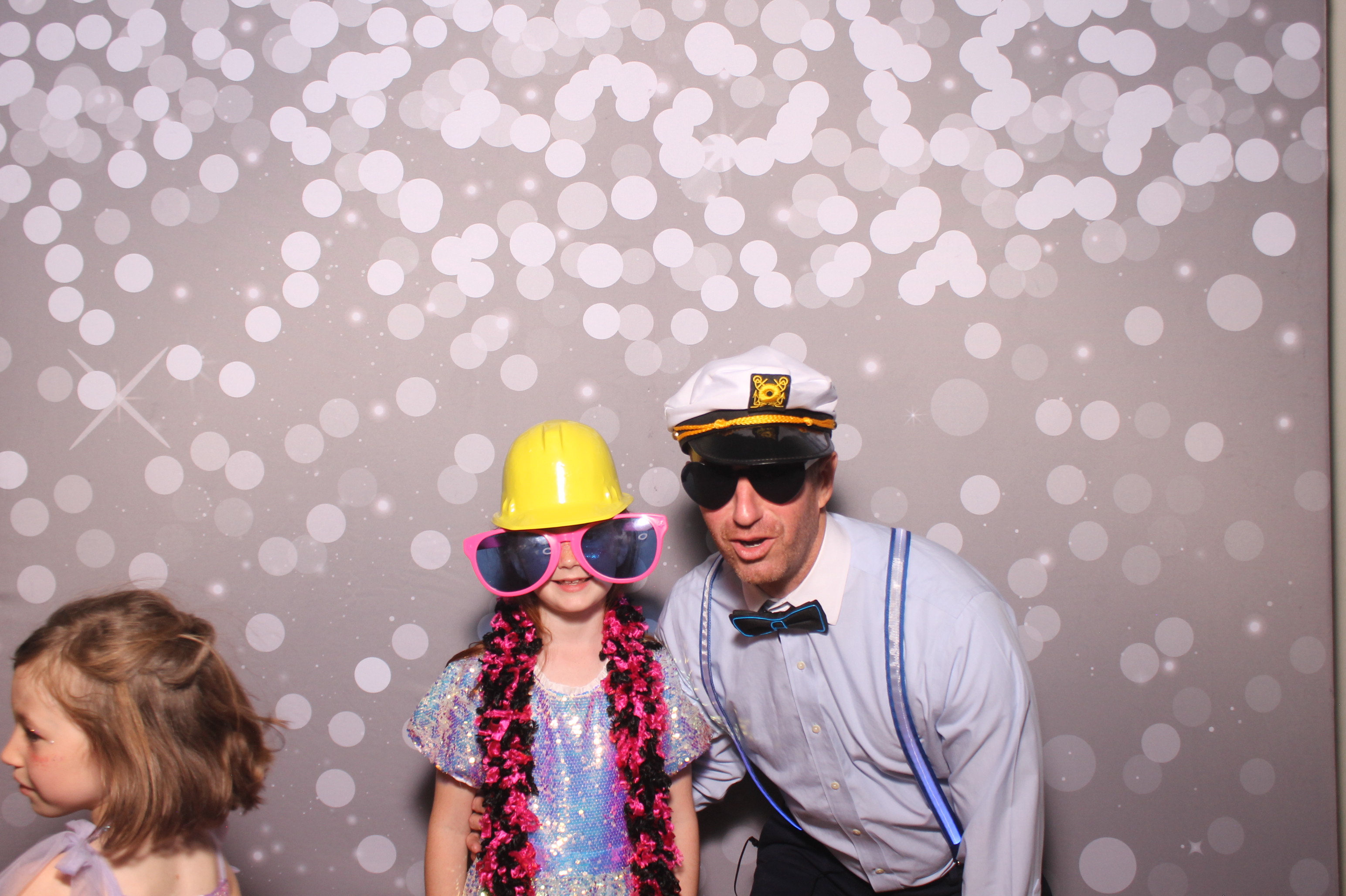 Mariemount Father Daughter Dance | View more photos from the event at gallery.photoboothcincy.com/u/PhotoBoothCincy/Mariemount-Father-Daughter-Dance-1