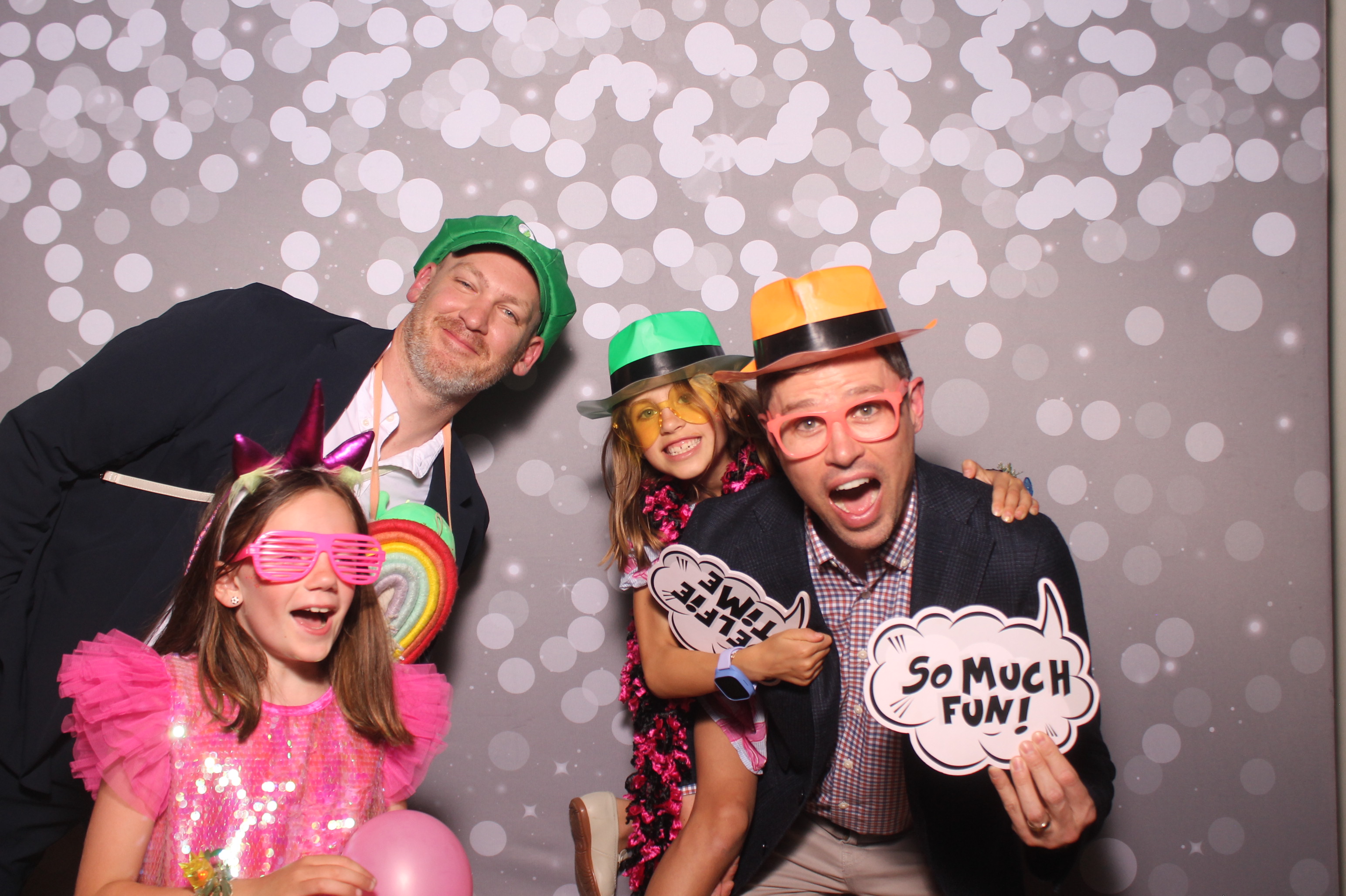 Mariemount Father Daughter Dance | View more photos from the event at gallery.photoboothcincy.com/u/PhotoBoothCincy/Mariemount-Father-Daughter-Dance-1