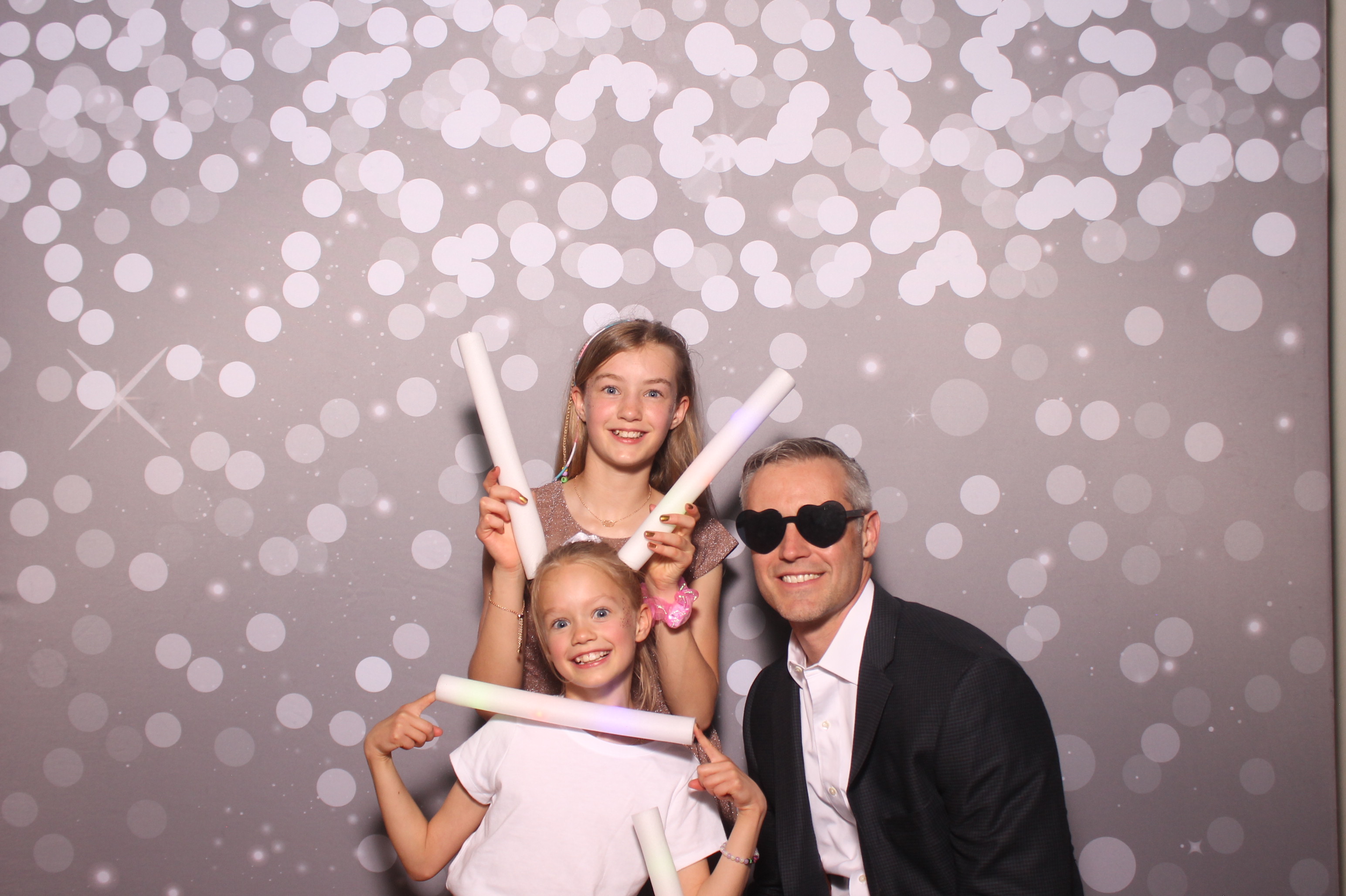 Mariemount Father Daughter Dance | View more photos from the event at gallery.photoboothcincy.com/u/PhotoBoothCincy/Mariemount-Father-Daughter-Dance-1