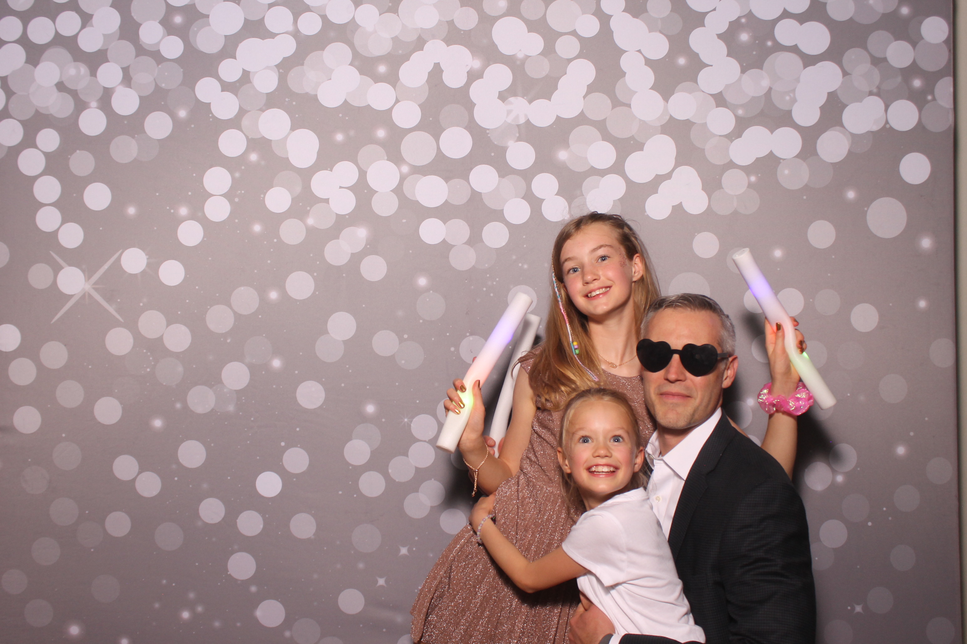 Mariemount Father Daughter Dance | View more photos from the event at gallery.photoboothcincy.com/u/PhotoBoothCincy/Mariemount-Father-Daughter-Dance-1