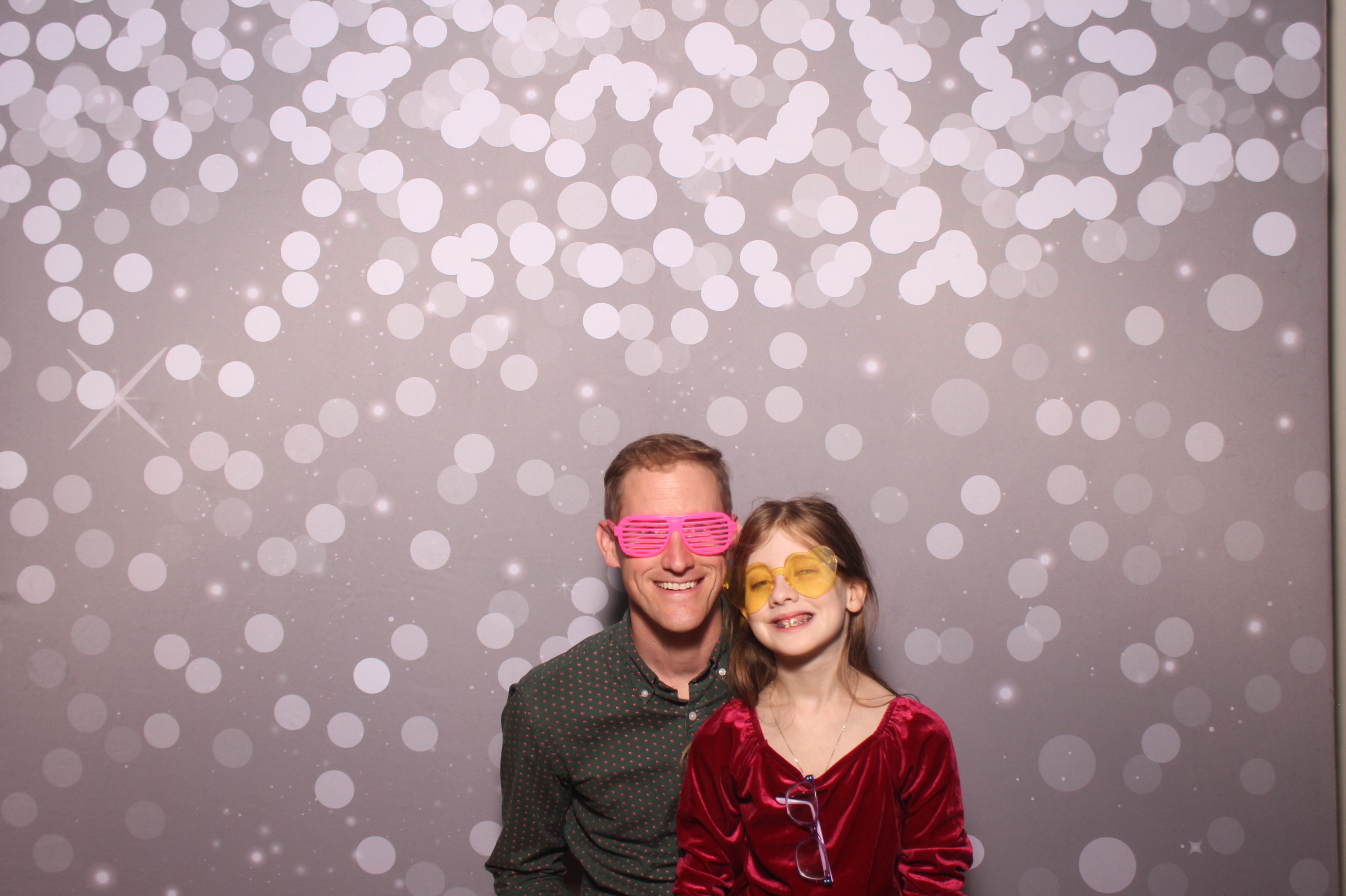 Mariemount Father Daughter Dance | View more photos from the event at gallery.photoboothcincy.com/u/PhotoBoothCincy/Mariemount-Father-Daughter-Dance-1
