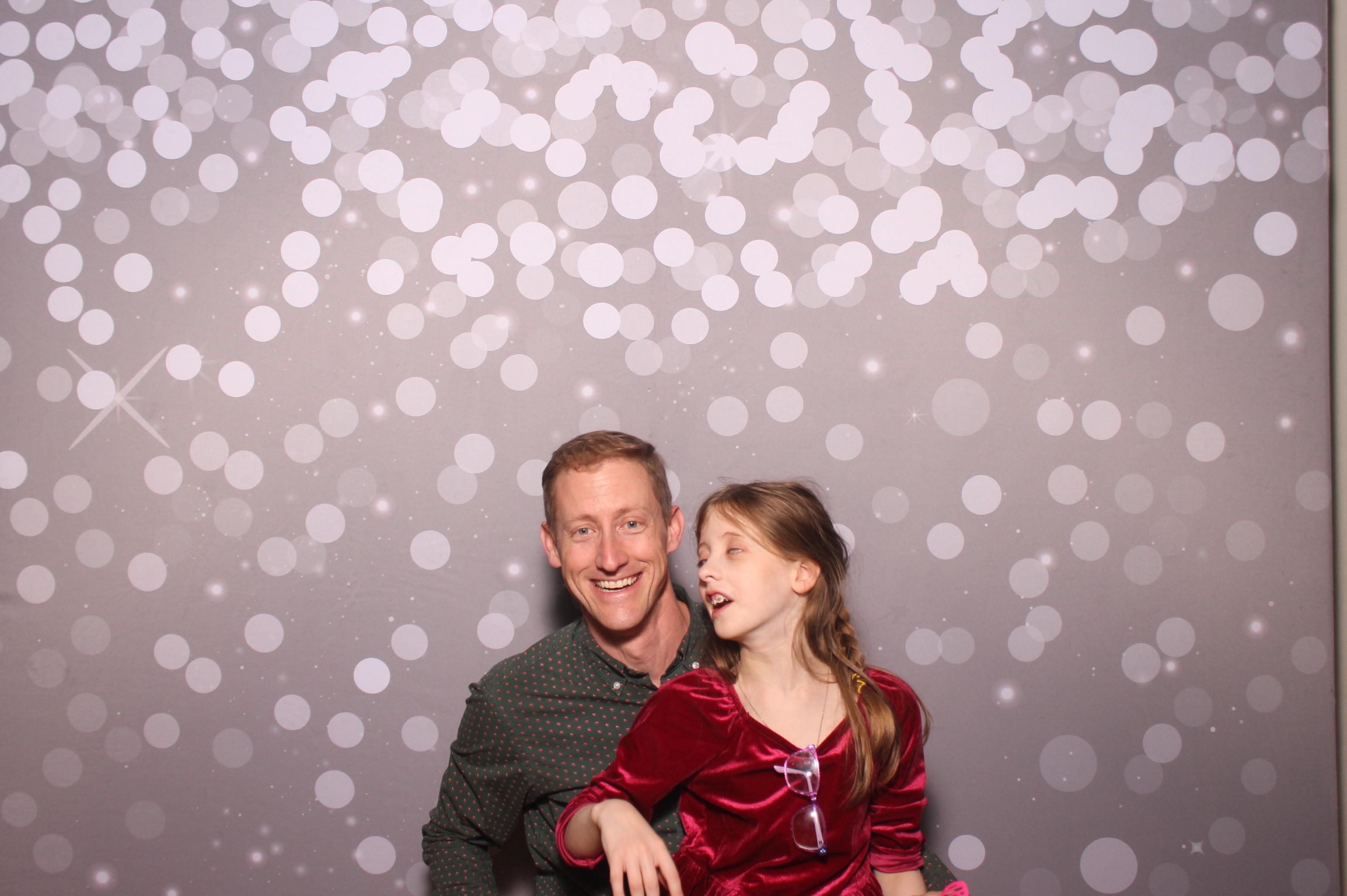 Mariemount Father Daughter Dance | View more photos from the event at gallery.photoboothcincy.com/u/PhotoBoothCincy/Mariemount-Father-Daughter-Dance-1