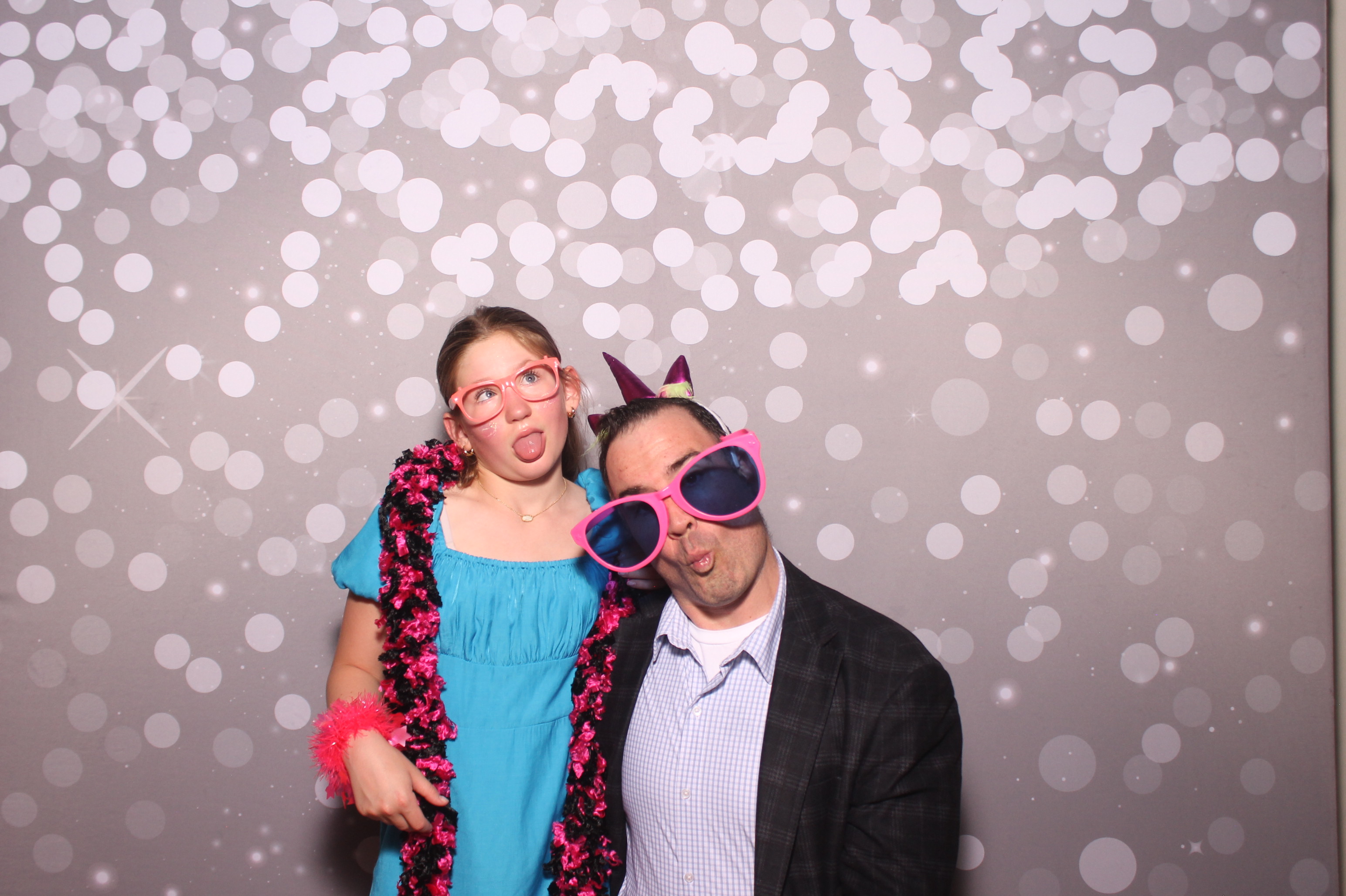 Mariemount Father Daughter Dance | View more photos from the event at gallery.photoboothcincy.com/u/PhotoBoothCincy/Mariemount-Father-Daughter-Dance-1