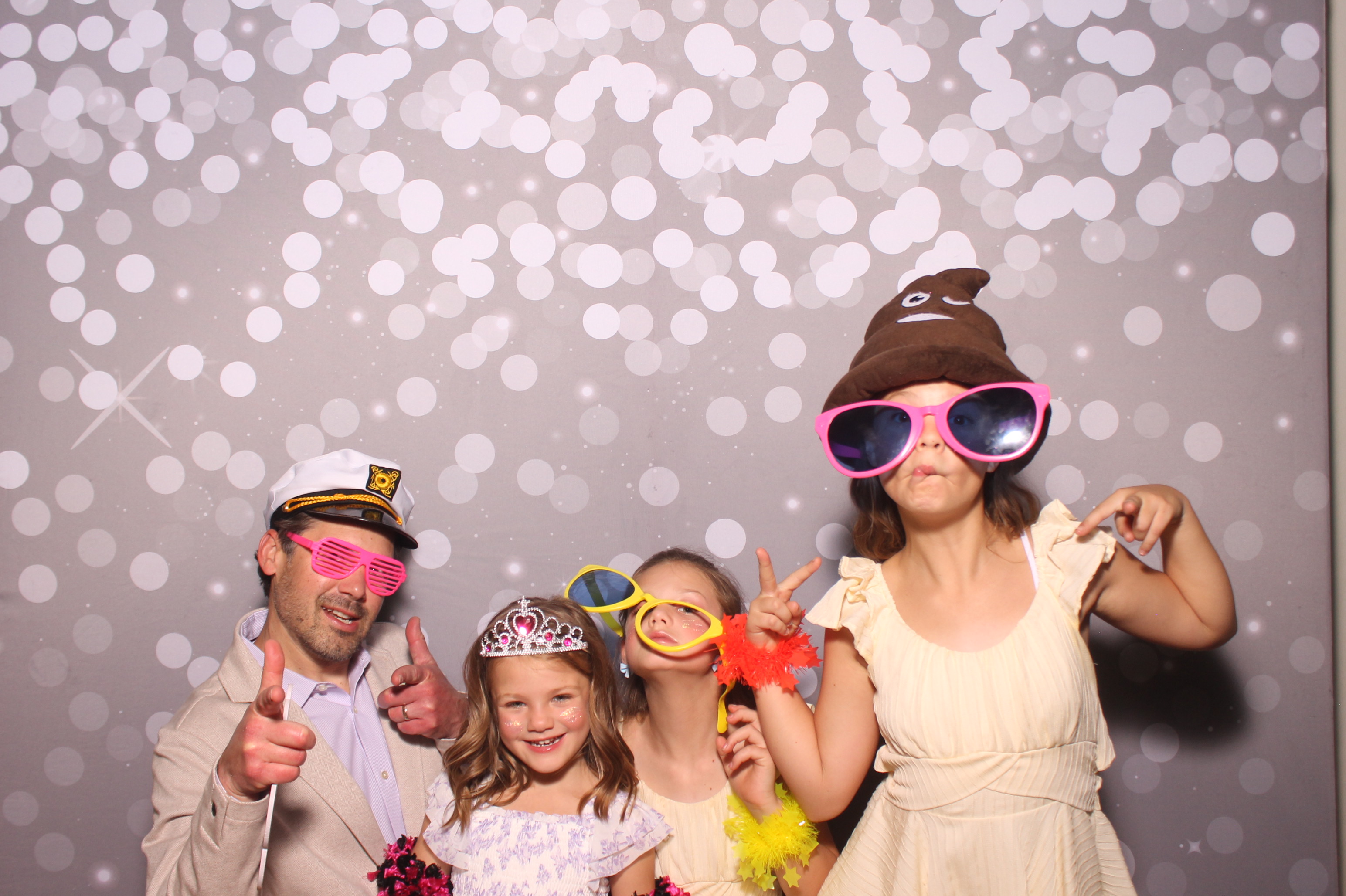 Mariemount Father Daughter Dance | View more photos from the event at gallery.photoboothcincy.com/u/PhotoBoothCincy/Mariemount-Father-Daughter-Dance-1