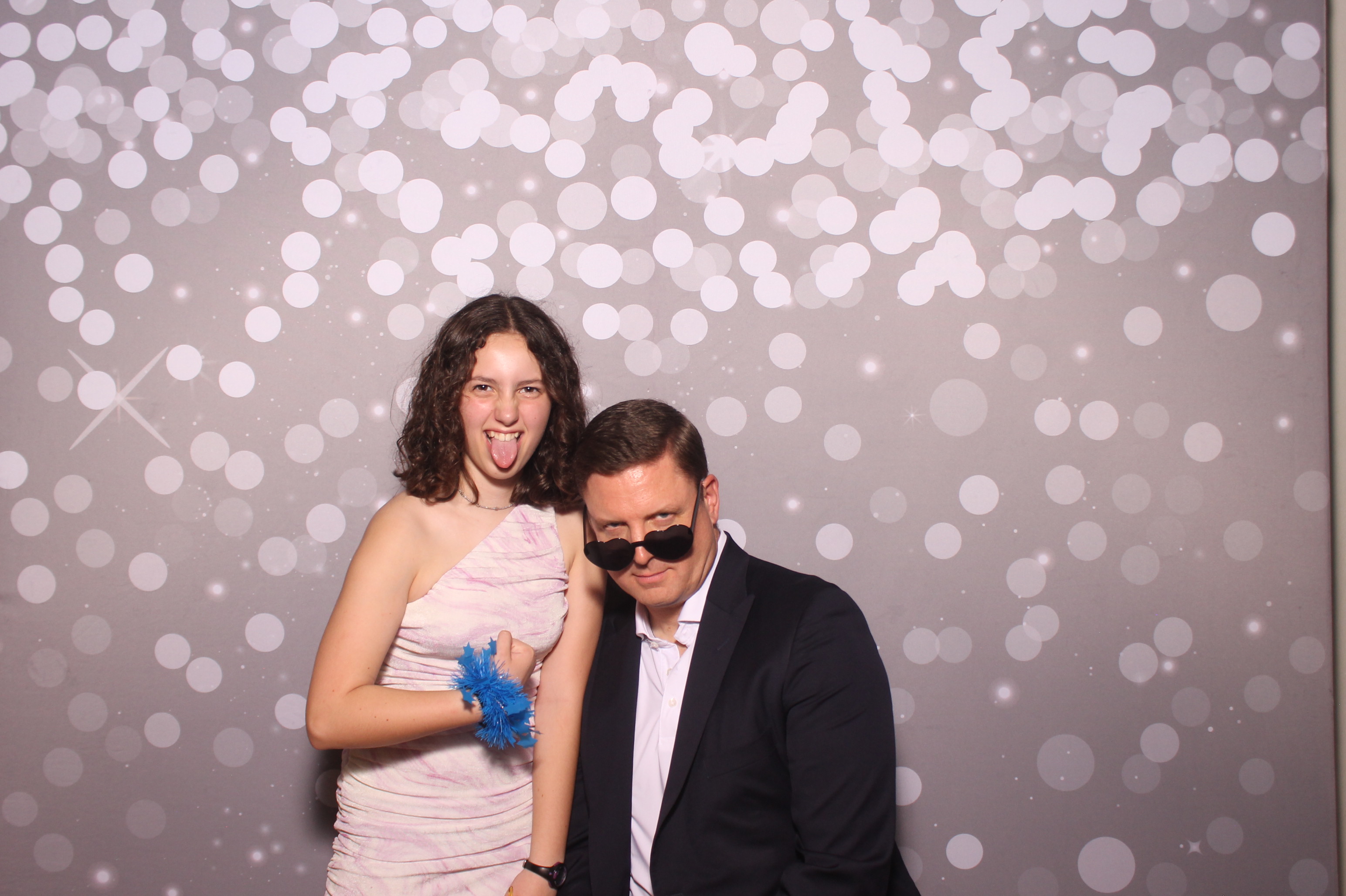 Mariemount Father Daughter Dance | View more photos from the event at gallery.photoboothcincy.com/u/PhotoBoothCincy/Mariemount-Father-Daughter-Dance-1