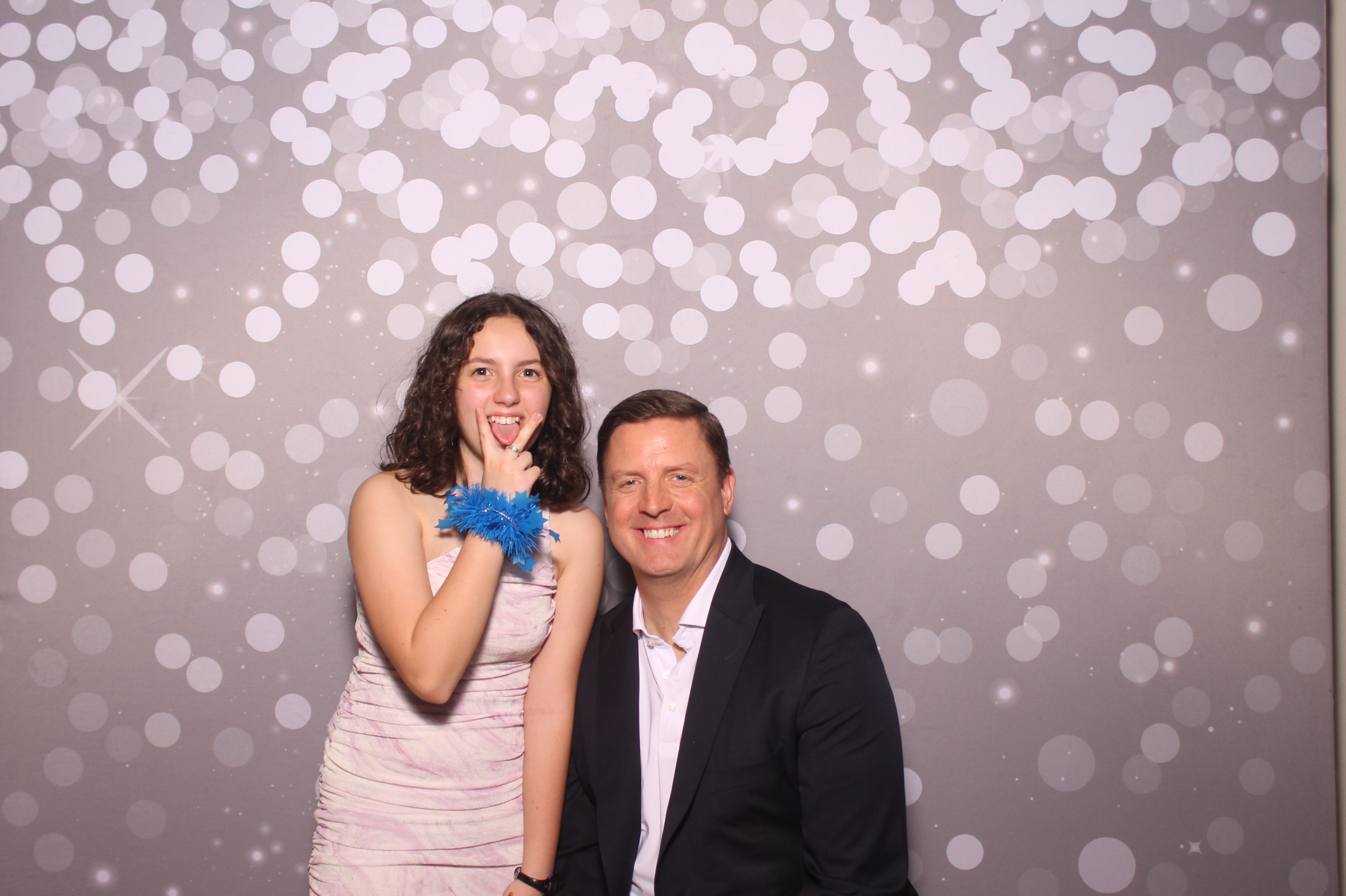 Mariemount Father Daughter Dance | View more photos from the event at gallery.photoboothcincy.com/u/PhotoBoothCincy/Mariemount-Father-Daughter-Dance-1