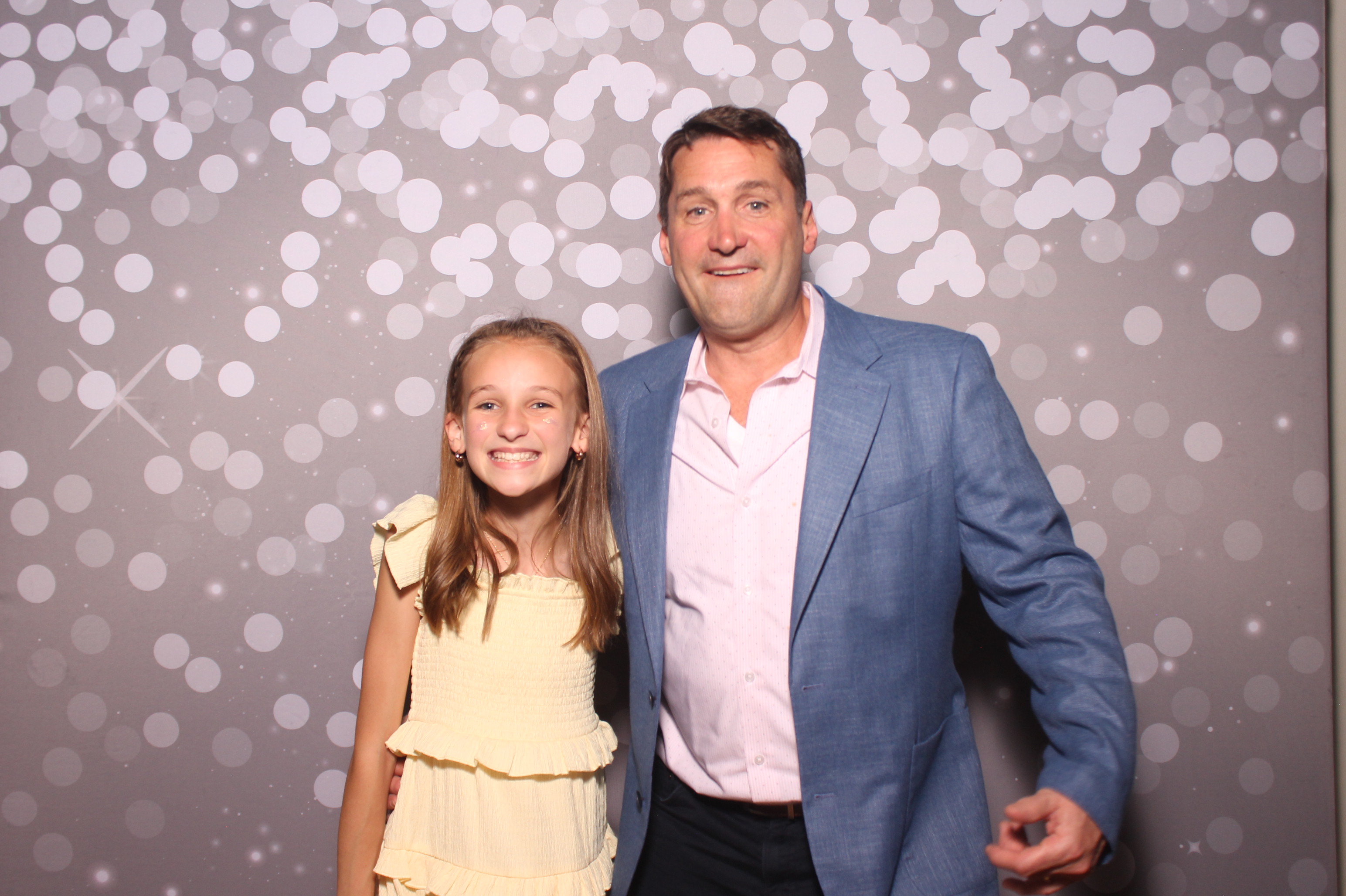 Mariemount Father Daughter Dance | View more photos from the event at gallery.photoboothcincy.com/u/PhotoBoothCincy/Mariemount-Father-Daughter-Dance-1
