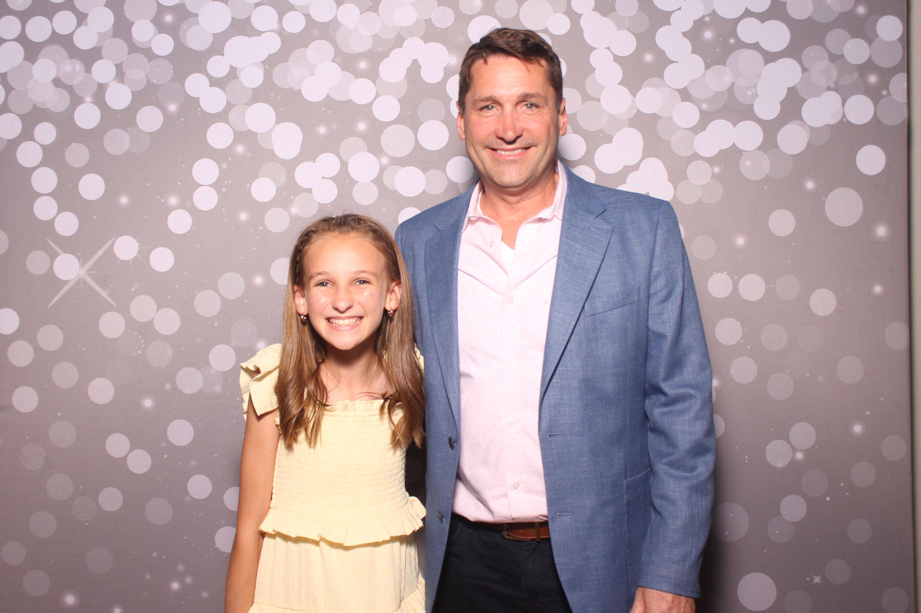 Mariemount Father Daughter Dance | View more photos from the event at gallery.photoboothcincy.com/u/PhotoBoothCincy/Mariemount-Father-Daughter-Dance-1