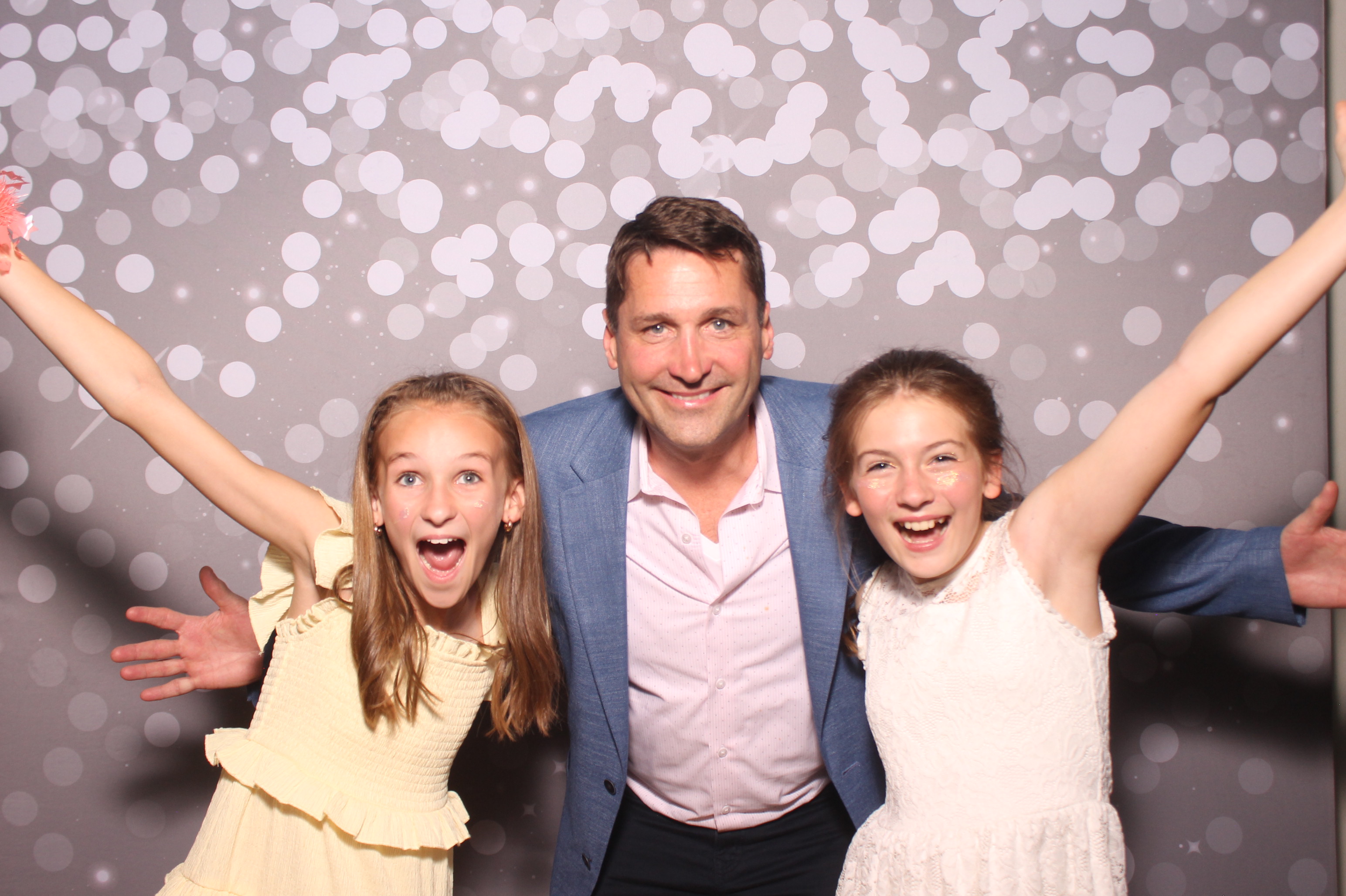 Mariemount Father Daughter Dance | View more photos from the event at gallery.photoboothcincy.com/u/PhotoBoothCincy/Mariemount-Father-Daughter-Dance-1