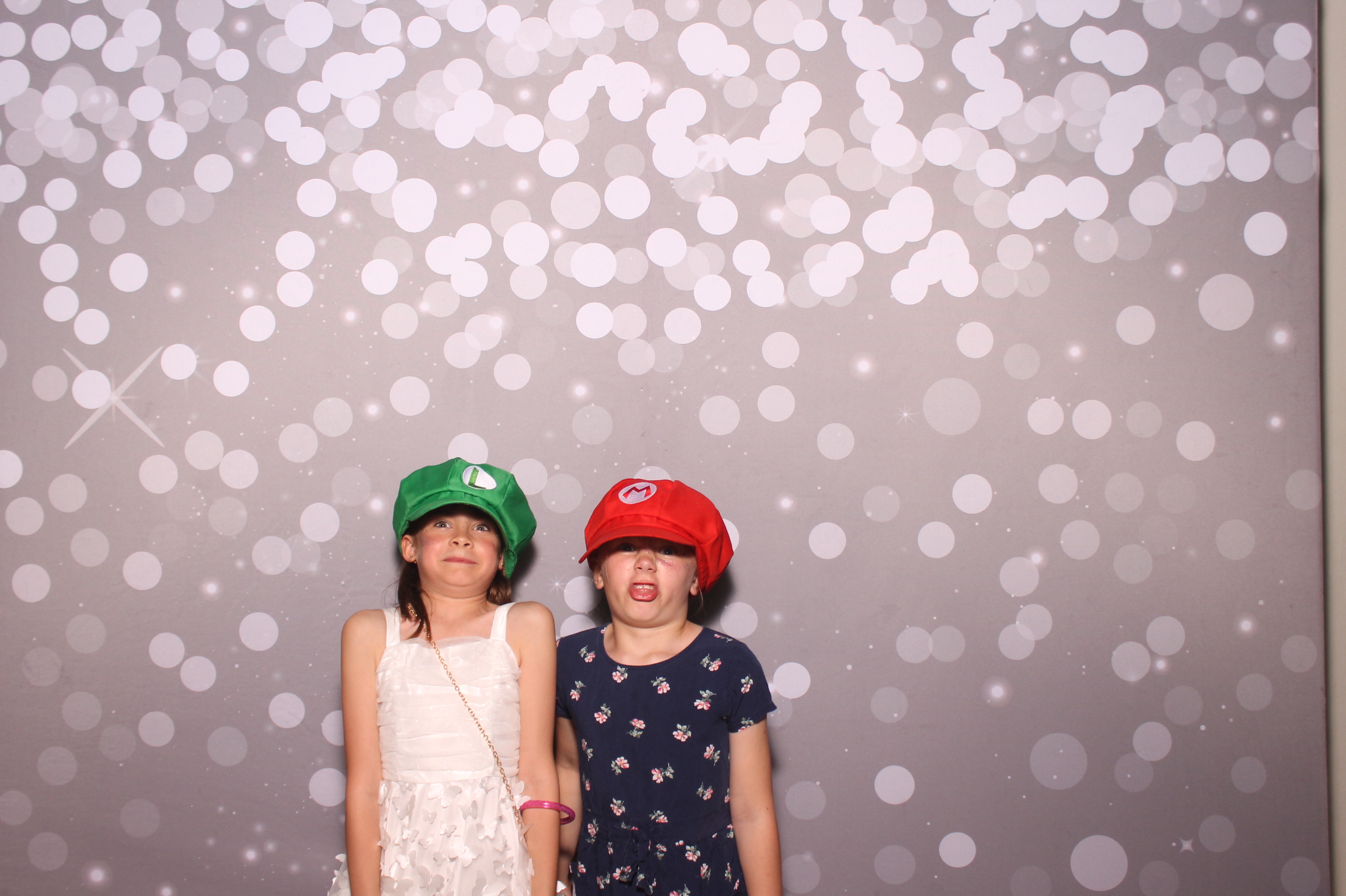 Mariemount Father Daughter Dance | View more photos from the event at gallery.photoboothcincy.com/u/PhotoBoothCincy/Mariemount-Father-Daughter-Dance-1