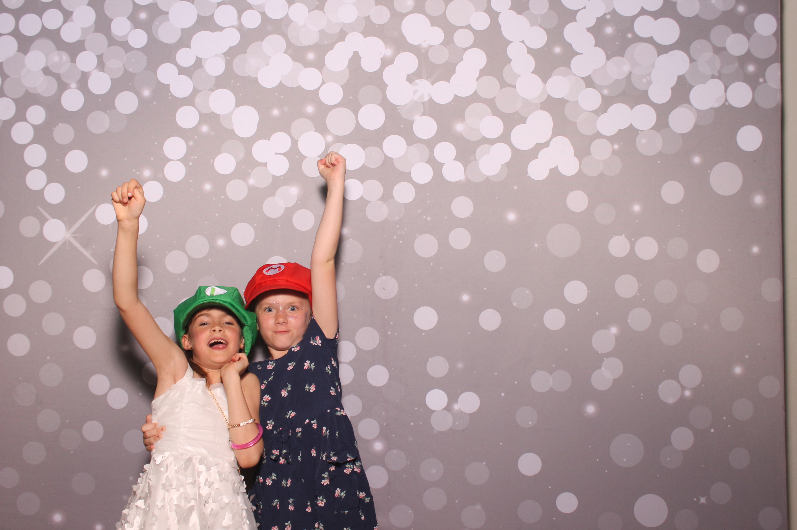 Mariemount Father Daughter Dance | View more photos from the event at gallery.photoboothcincy.com/u/PhotoBoothCincy/Mariemount-Father-Daughter-Dance-1