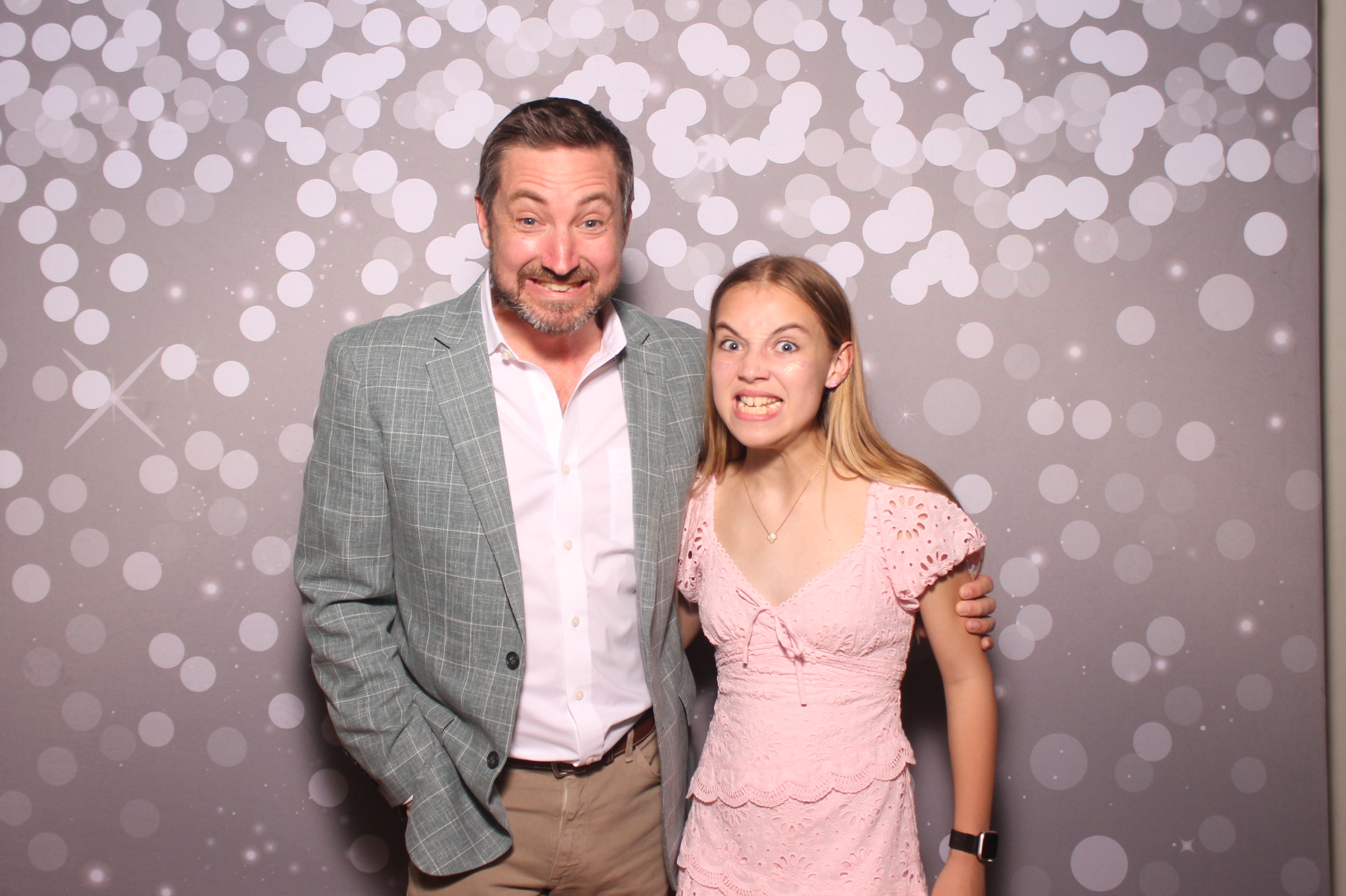 Mariemount Father Daughter Dance | View more photos from the event at gallery.photoboothcincy.com/u/PhotoBoothCincy/Mariemount-Father-Daughter-Dance-1