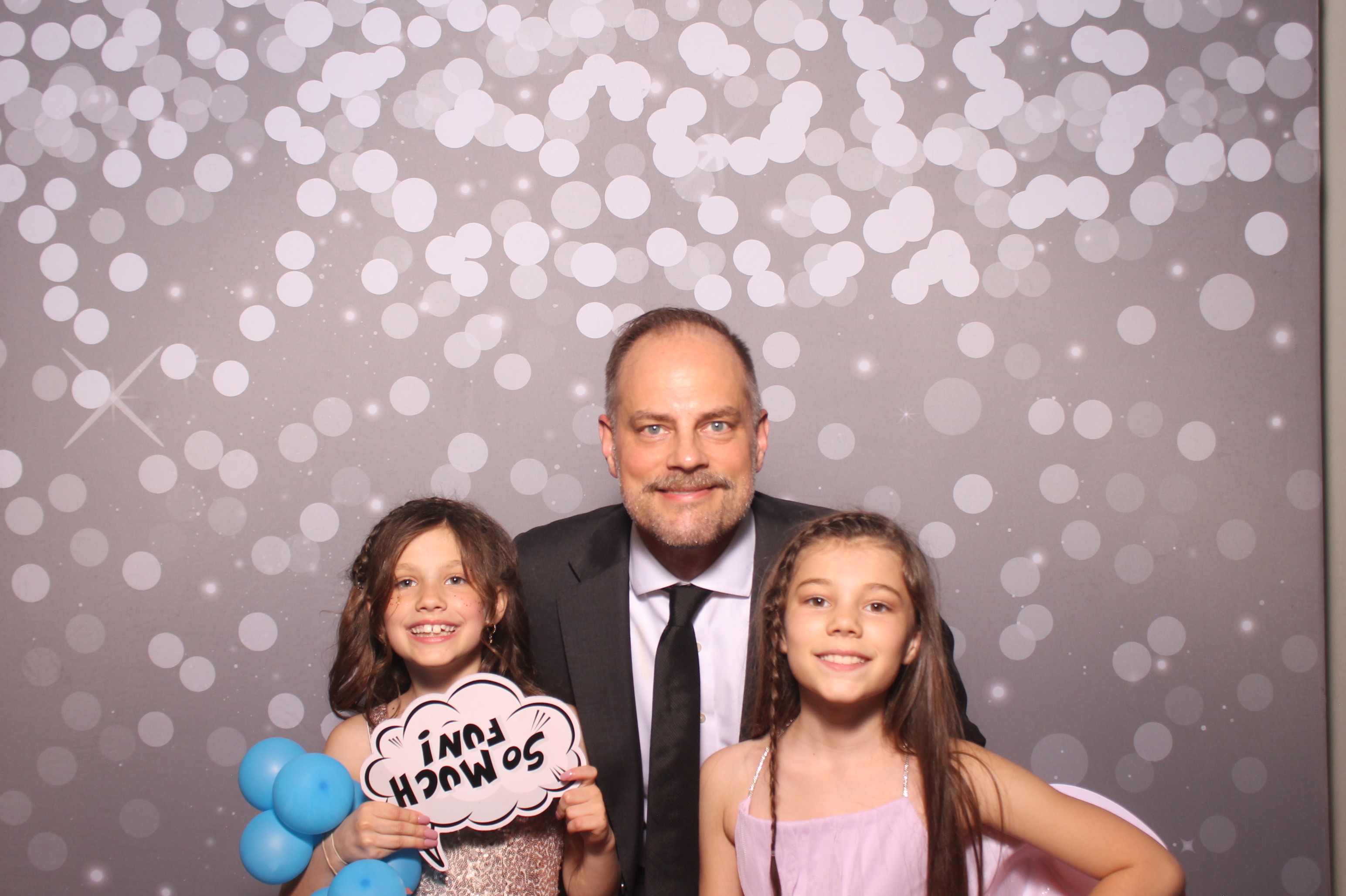 Mariemount Father Daughter Dance | View more photos from the event at gallery.photoboothcincy.com/u/PhotoBoothCincy/Mariemount-Father-Daughter-Dance-1