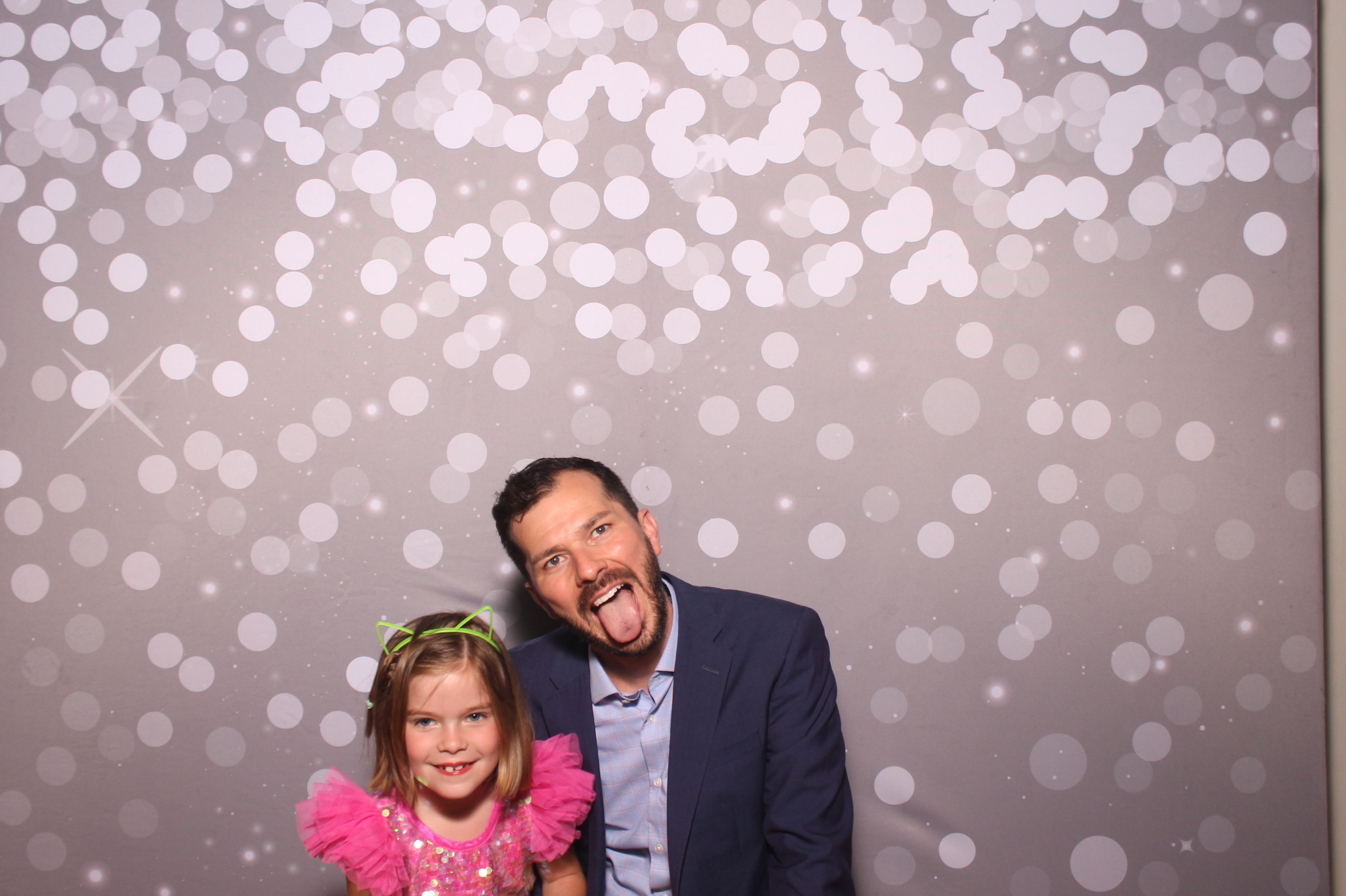 Mariemount Father Daughter Dance | View more photos from the event at gallery.photoboothcincy.com/u/PhotoBoothCincy/Mariemount-Father-Daughter-Dance-1