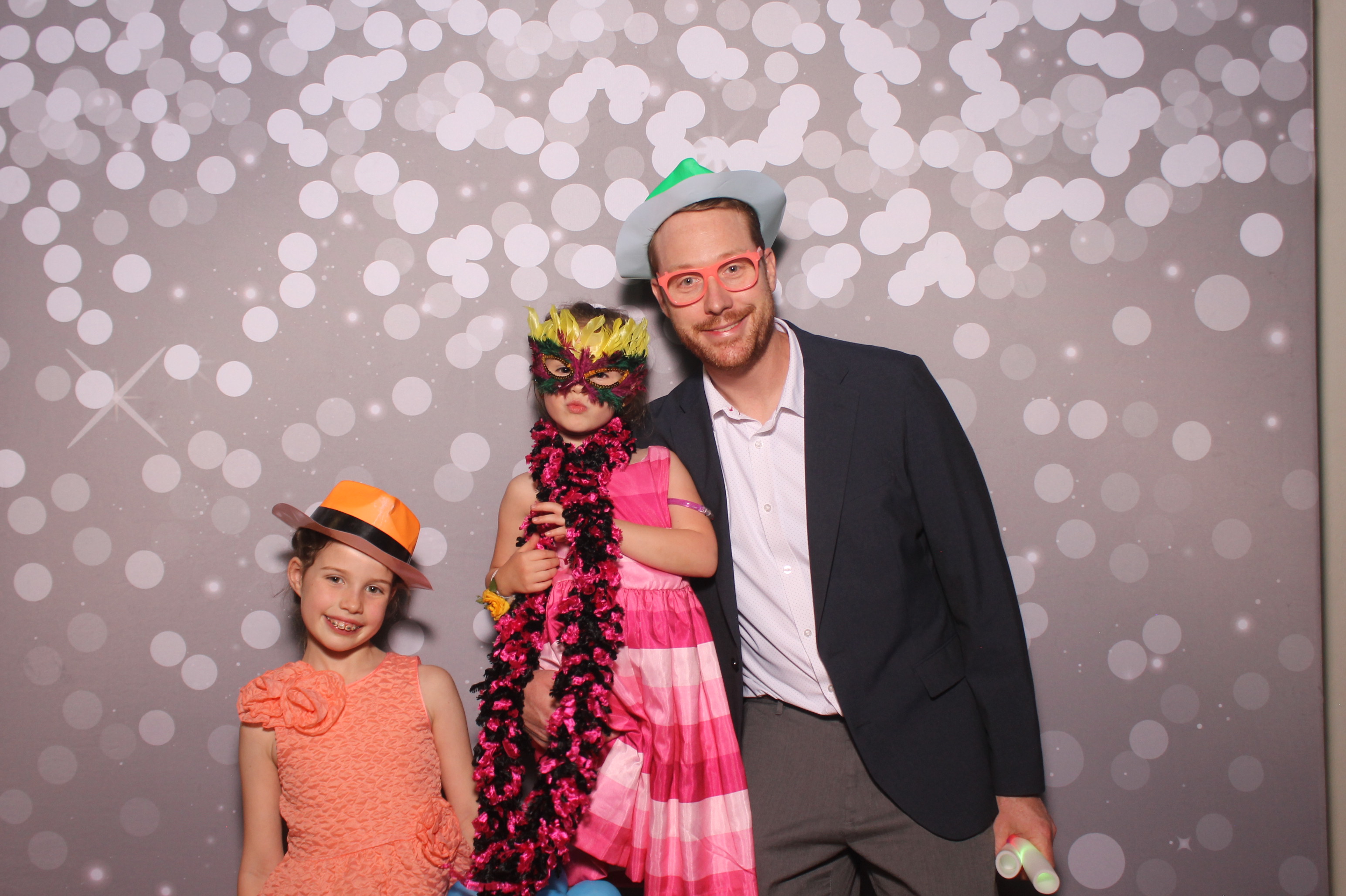 Mariemount Father Daughter Dance | View more photos from the event at gallery.photoboothcincy.com/u/PhotoBoothCincy/Mariemount-Father-Daughter-Dance-1