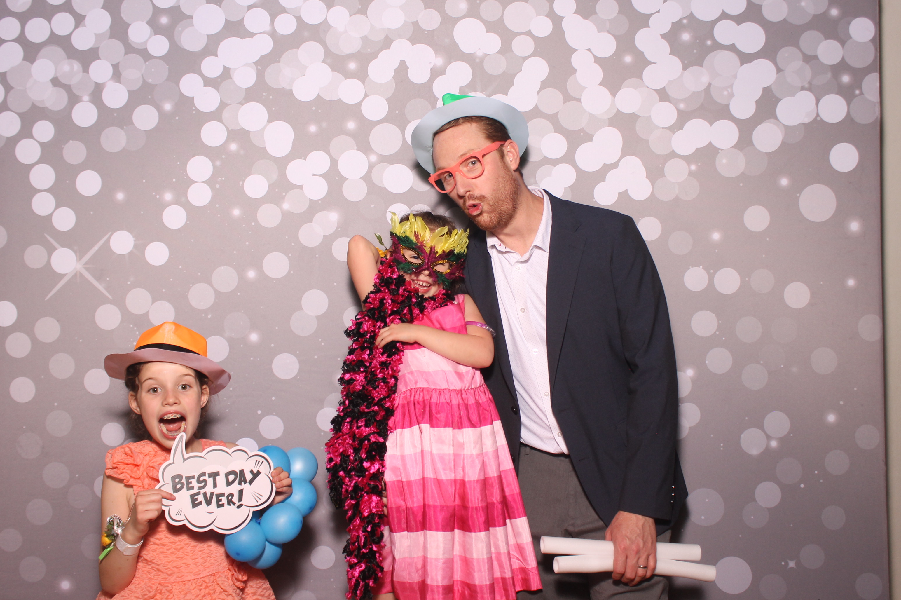 Mariemount Father Daughter Dance | View more photos from the event at gallery.photoboothcincy.com/u/PhotoBoothCincy/Mariemount-Father-Daughter-Dance-1