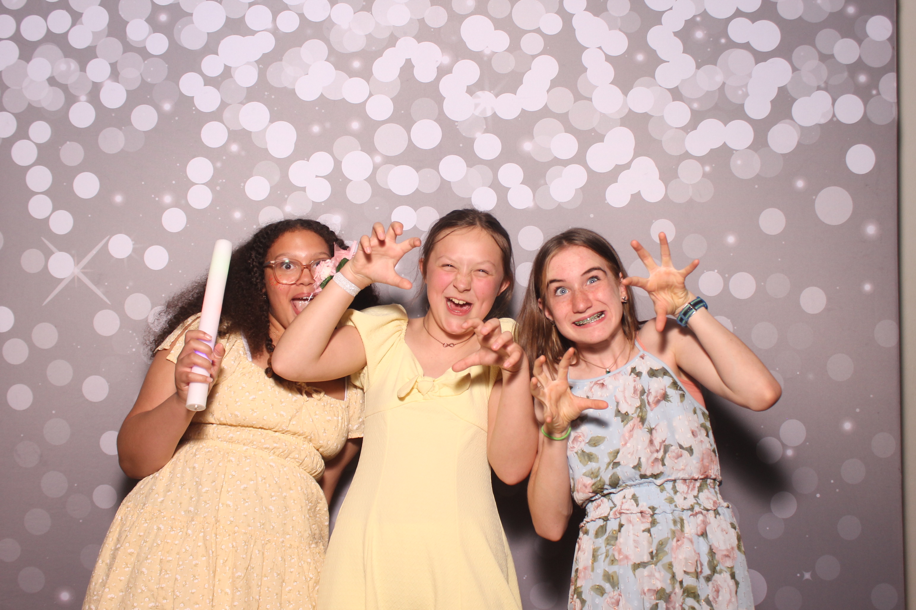 Mariemount Father Daughter Dance | View more photos from the event at gallery.photoboothcincy.com/u/PhotoBoothCincy/Mariemount-Father-Daughter-Dance-1
