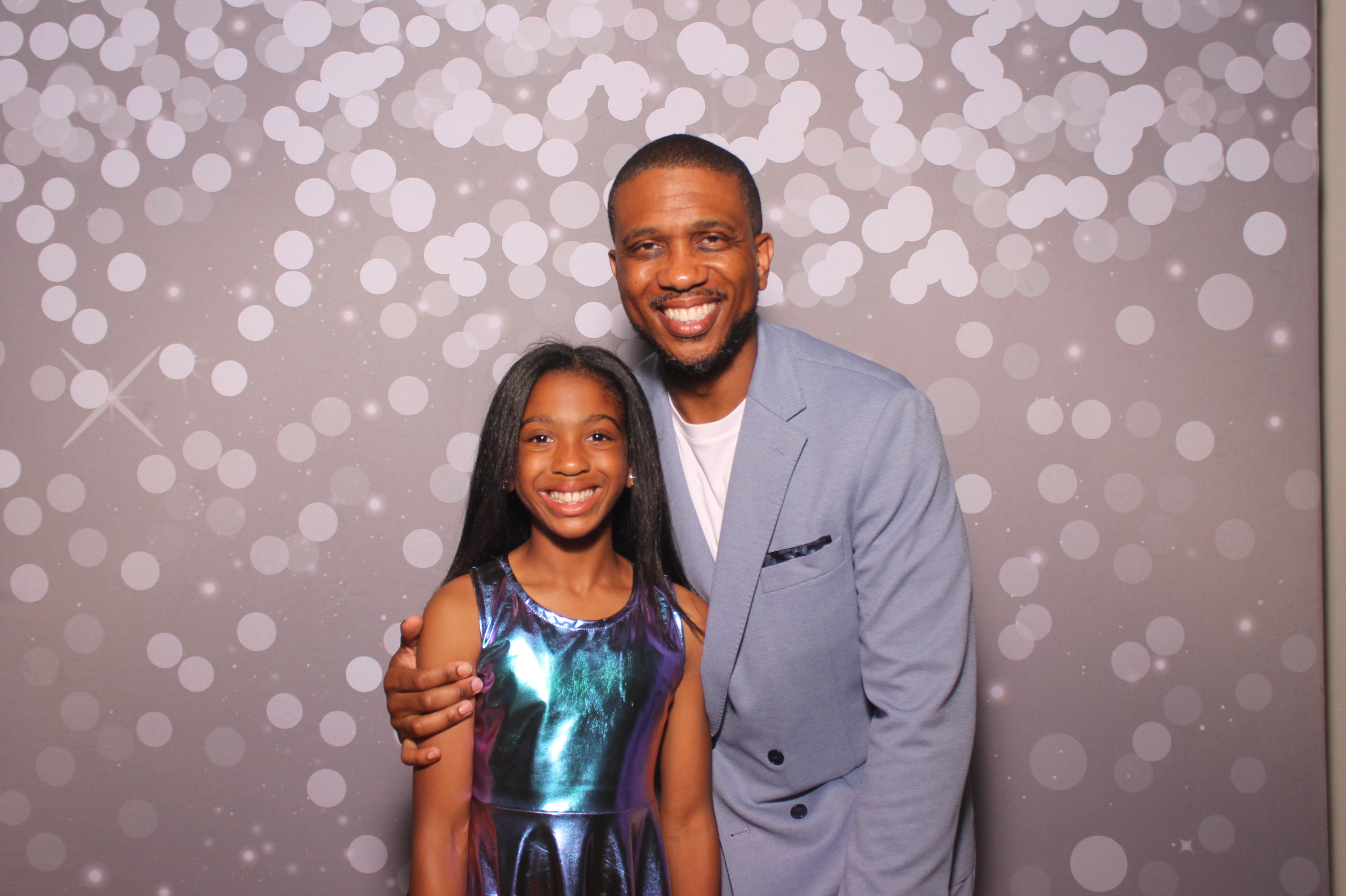 Mariemount Father Daughter Dance | View more photos from the event at gallery.photoboothcincy.com/u/PhotoBoothCincy/Mariemount-Father-Daughter-Dance-1