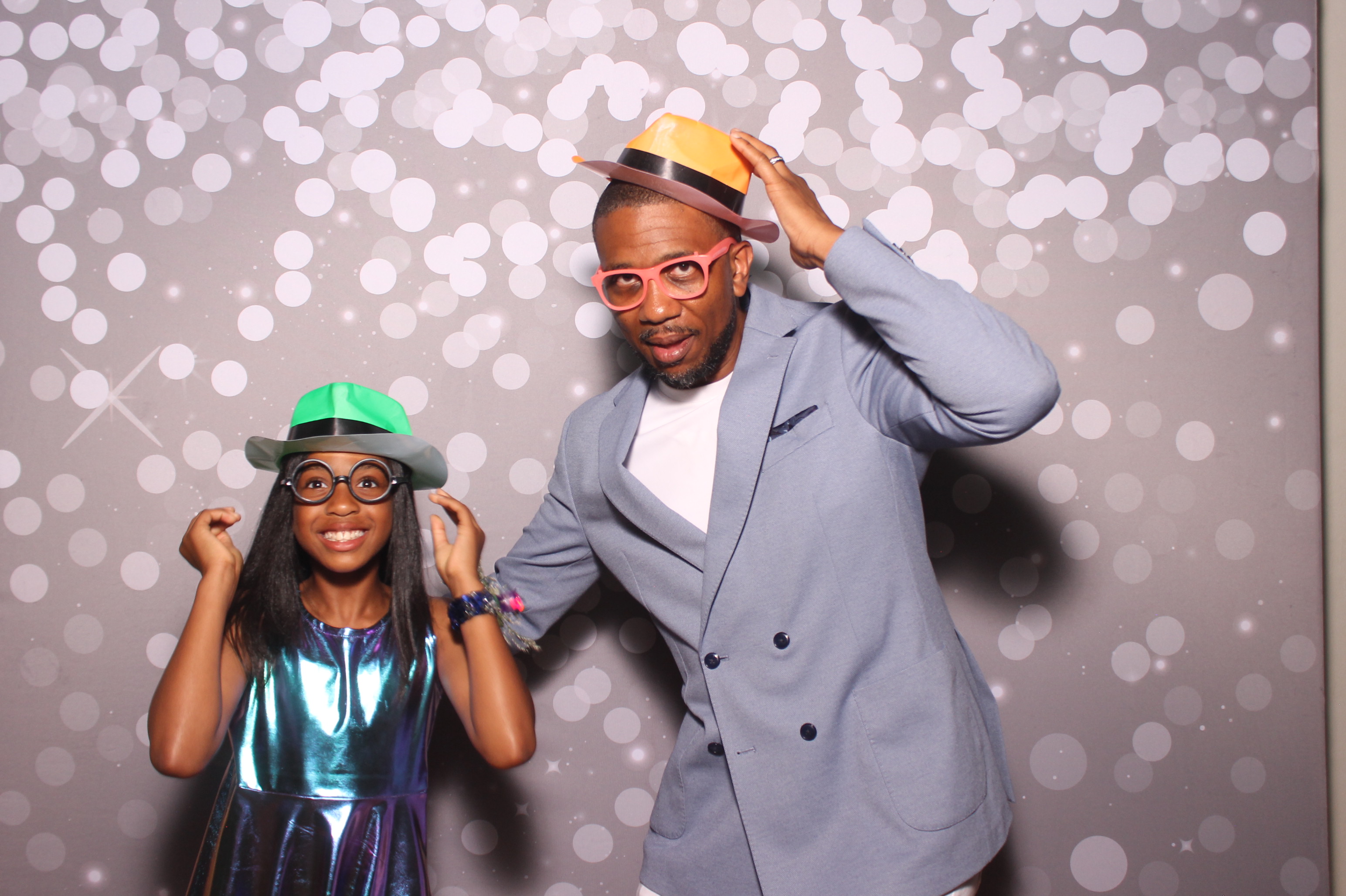 Mariemount Father Daughter Dance | View more photos from the event at gallery.photoboothcincy.com/u/PhotoBoothCincy/Mariemount-Father-Daughter-Dance-1