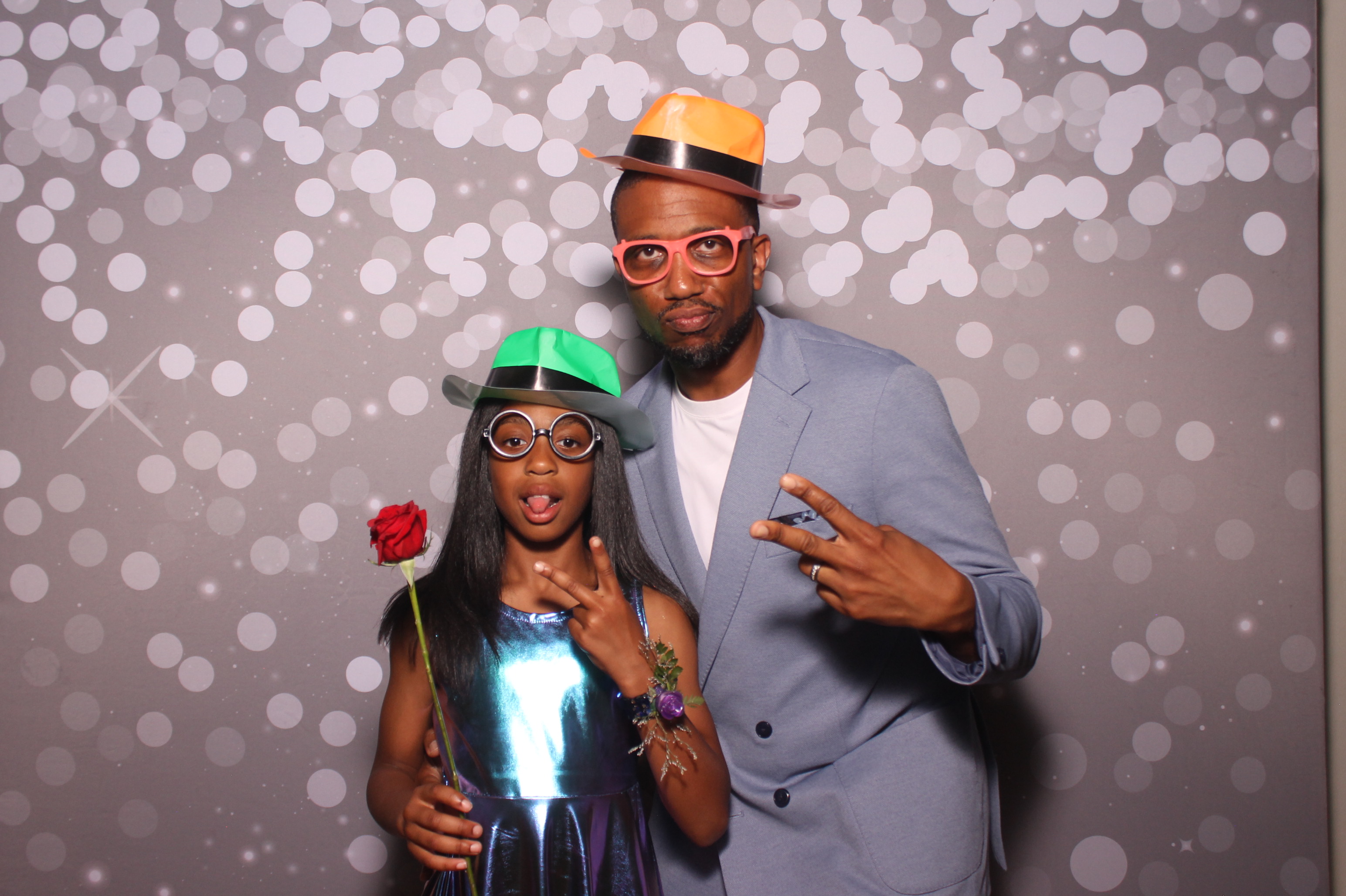 Mariemount Father Daughter Dance | View more photos from the event at gallery.photoboothcincy.com/u/PhotoBoothCincy/Mariemount-Father-Daughter-Dance-1