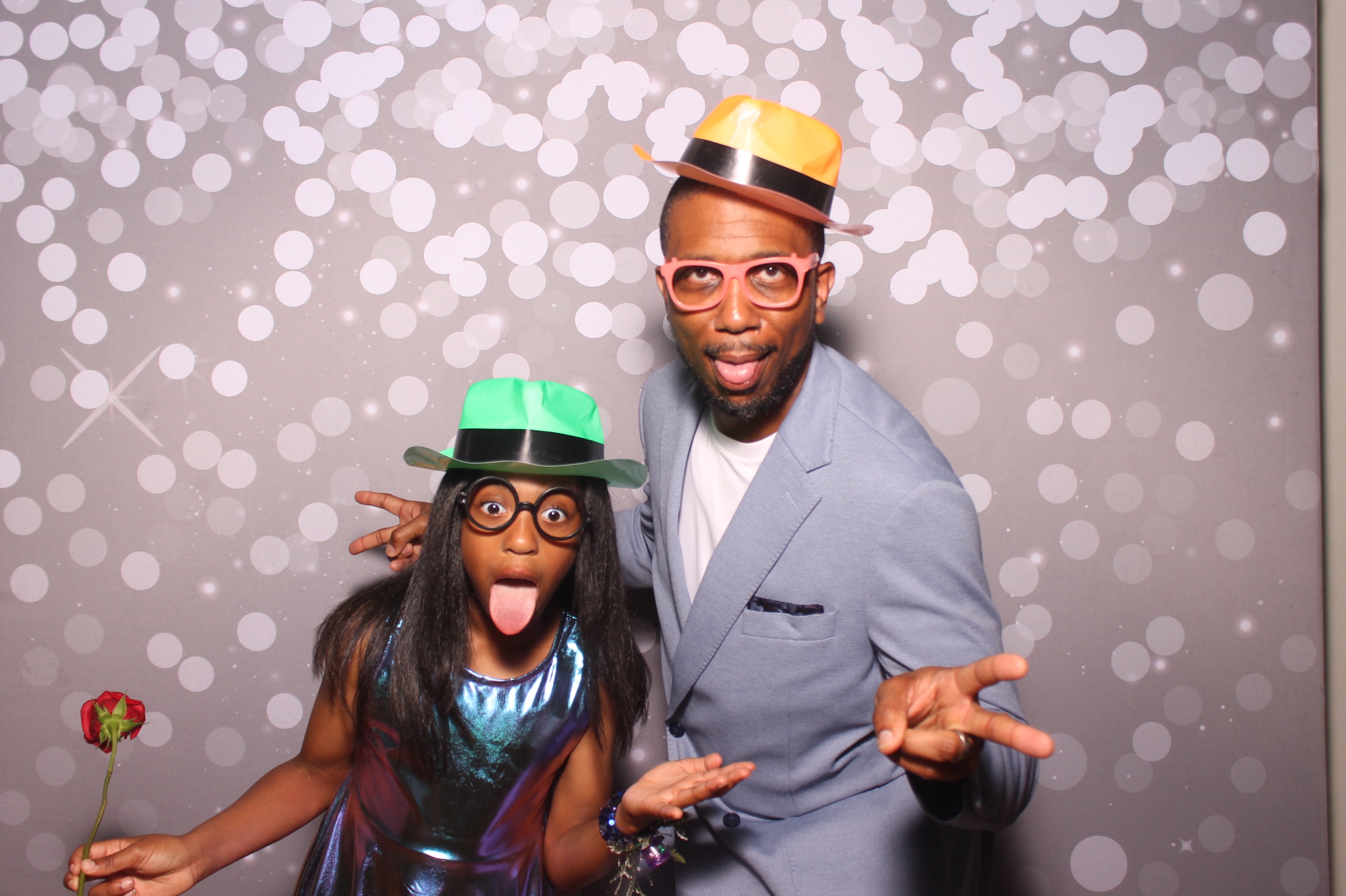 Mariemount Father Daughter Dance | View more photos from the event at gallery.photoboothcincy.com/u/PhotoBoothCincy/Mariemount-Father-Daughter-Dance-1