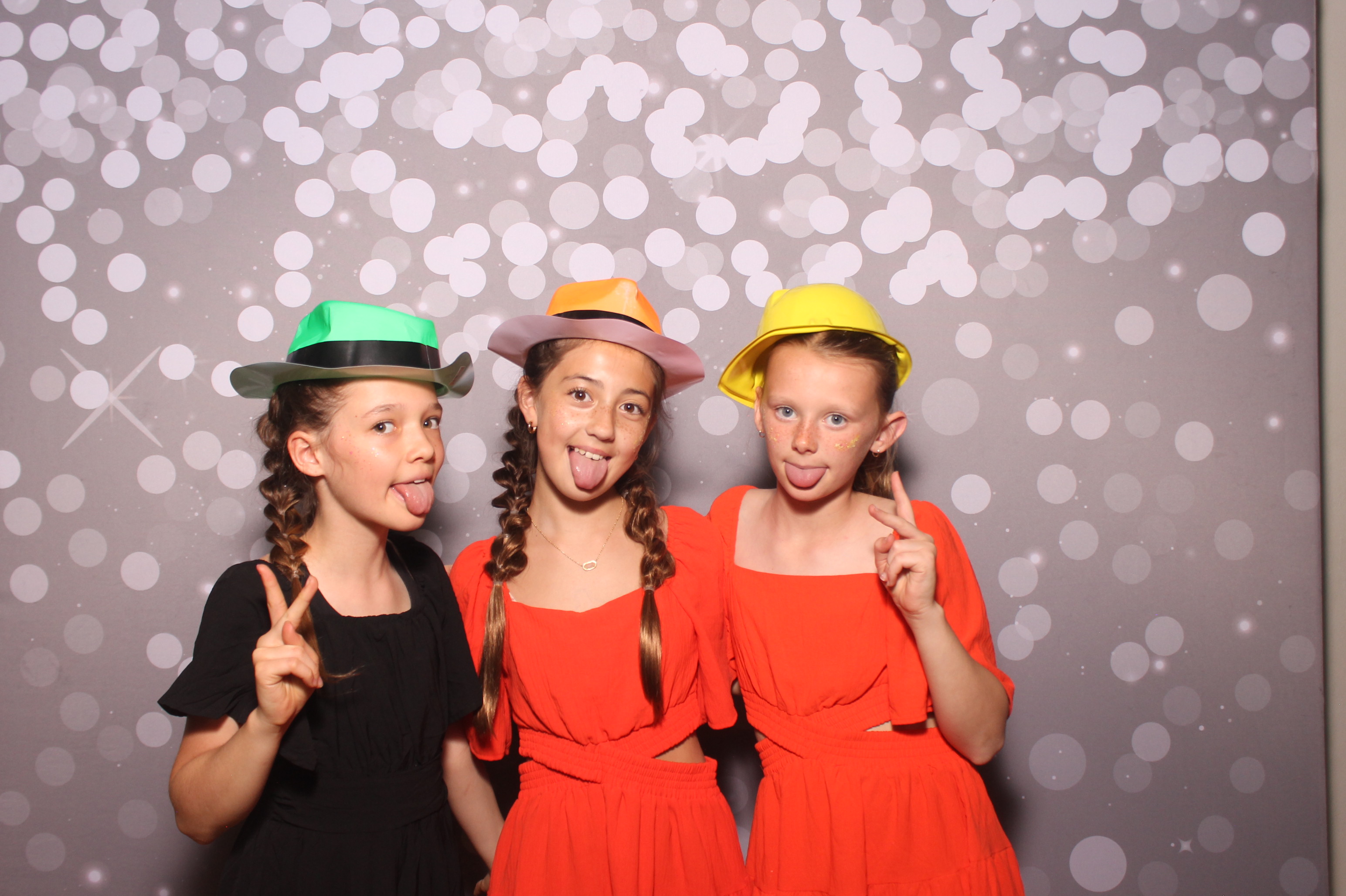 Mariemount Father Daughter Dance | View more photos from the event at gallery.photoboothcincy.com/u/PhotoBoothCincy/Mariemount-Father-Daughter-Dance-1