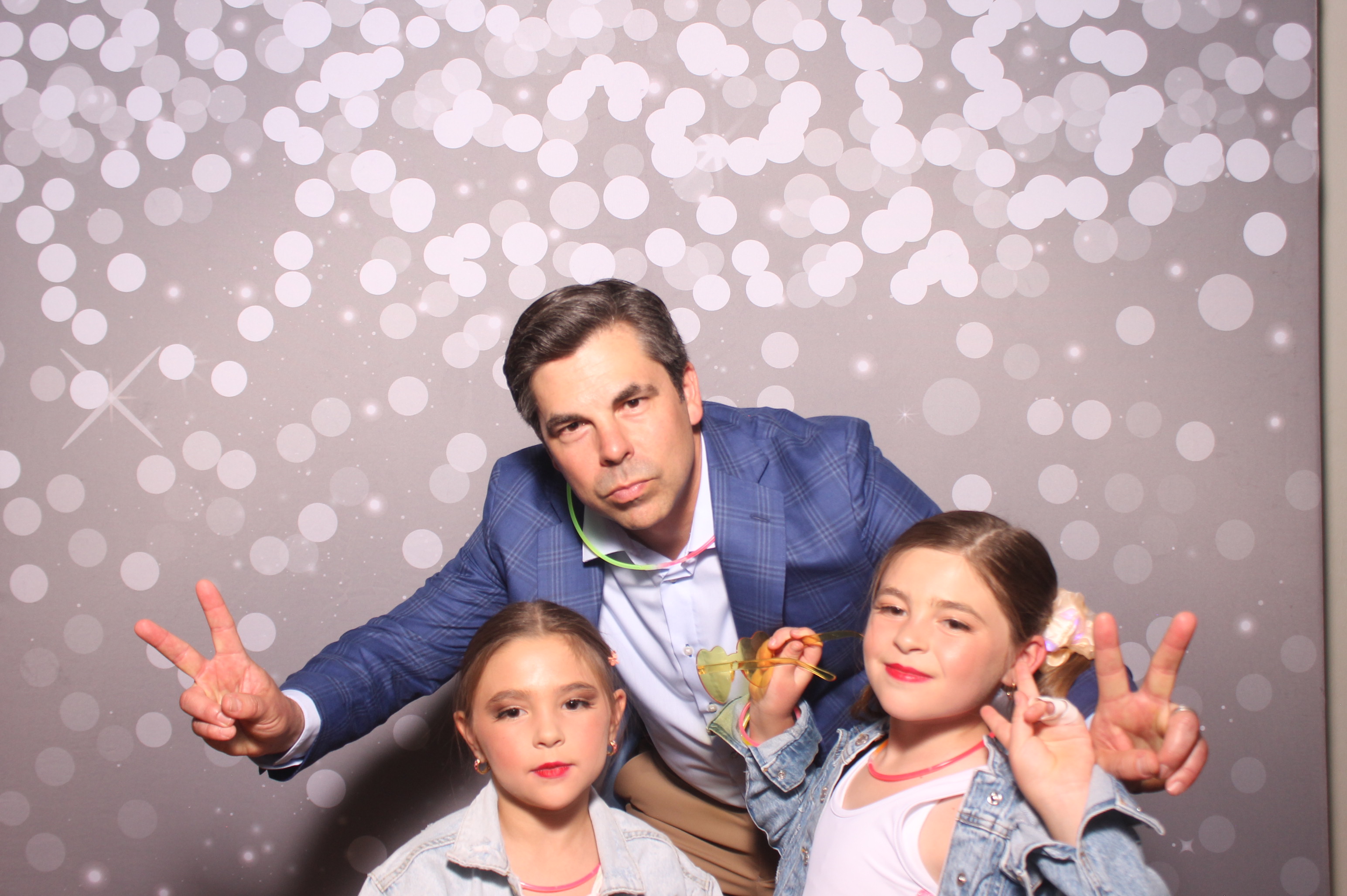 Mariemount Father Daughter Dance | View more photos from the event at gallery.photoboothcincy.com/u/PhotoBoothCincy/Mariemount-Father-Daughter-Dance-1