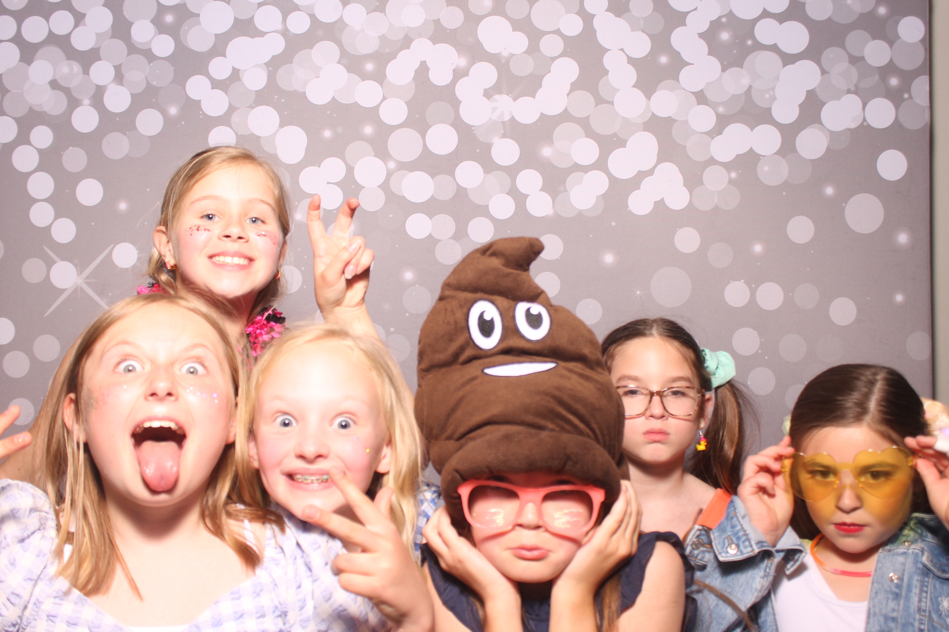 Mariemount Father Daughter Dance | View more photos from the event at gallery.photoboothcincy.com/u/PhotoBoothCincy/Mariemount-Father-Daughter-Dance-1
