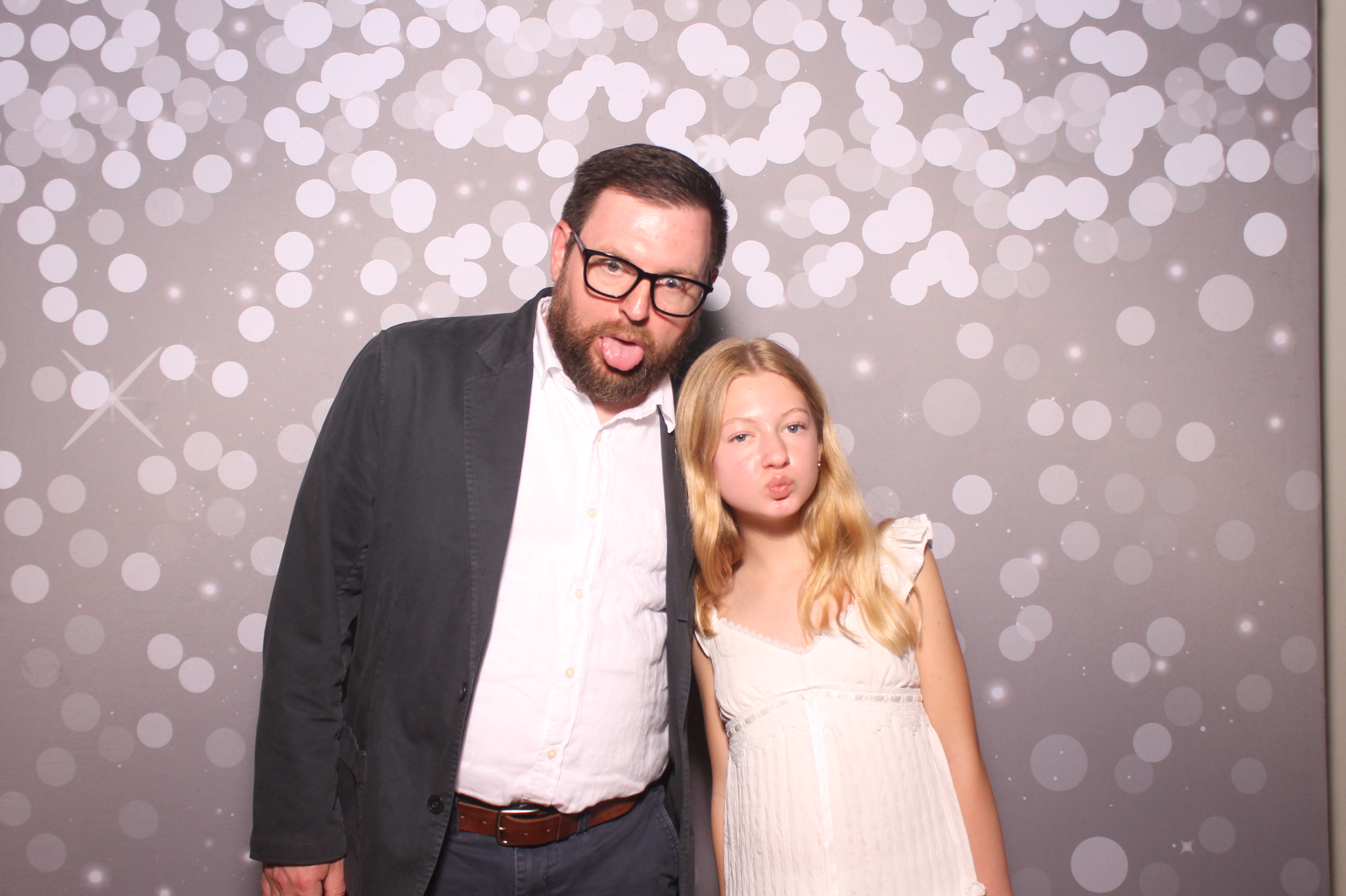 Mariemount Father Daughter Dance | View more photos from the event at gallery.photoboothcincy.com/u/PhotoBoothCincy/Mariemount-Father-Daughter-Dance-1