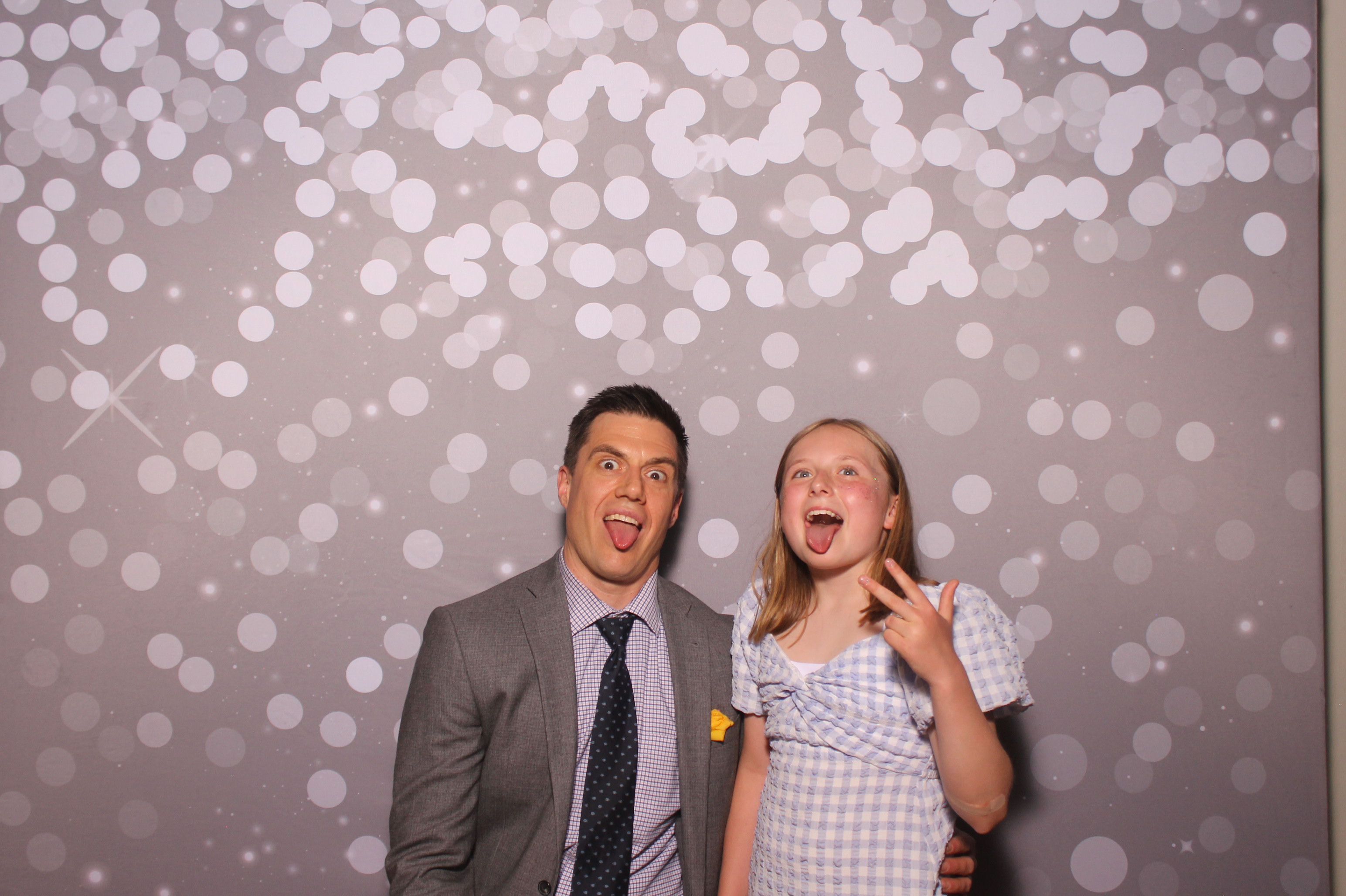 Mariemount Father Daughter Dance | View more photos from the event at gallery.photoboothcincy.com/u/PhotoBoothCincy/Mariemount-Father-Daughter-Dance-1