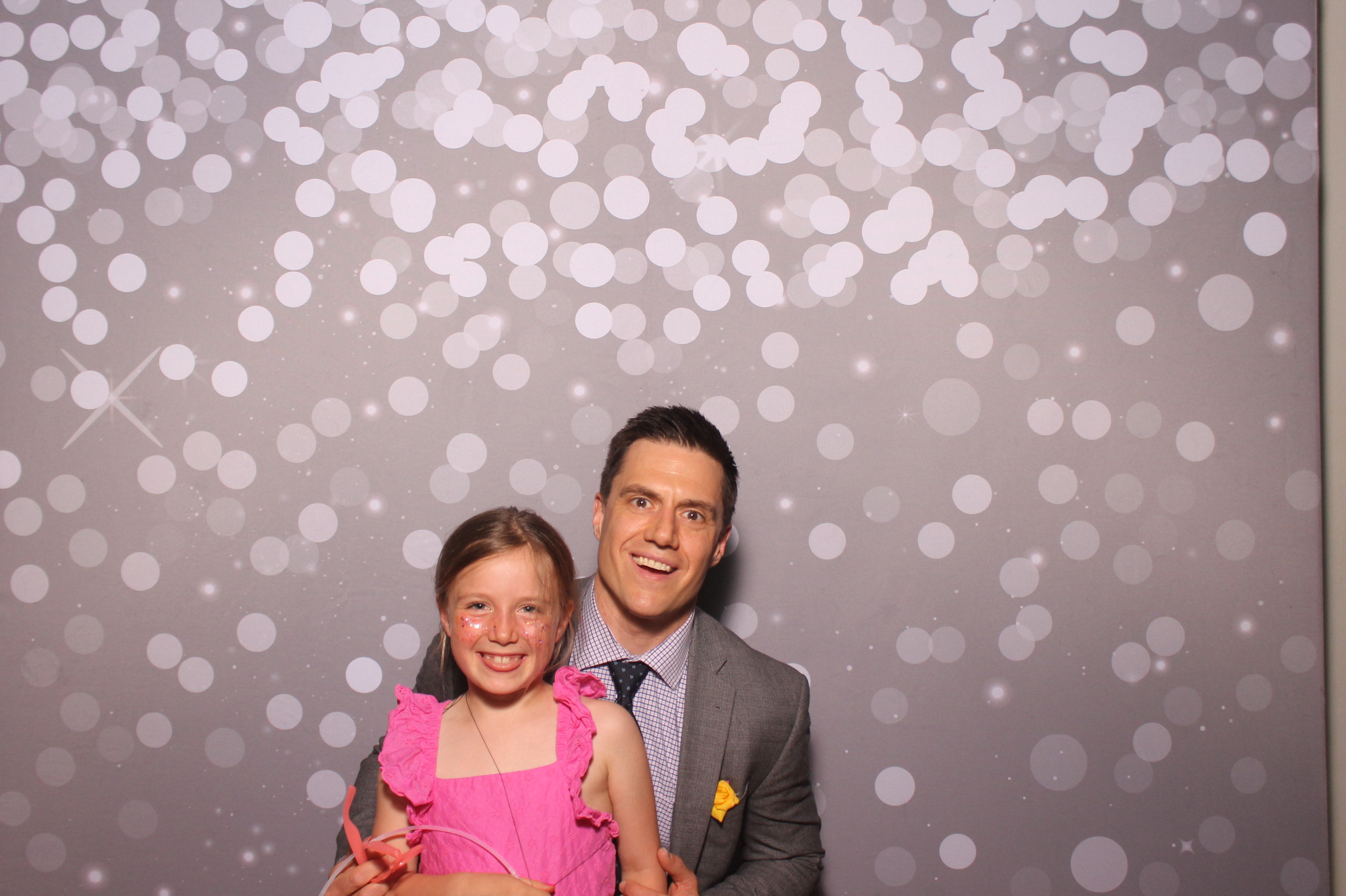 Mariemount Father Daughter Dance | View more photos from the event at gallery.photoboothcincy.com/u/PhotoBoothCincy/Mariemount-Father-Daughter-Dance-1