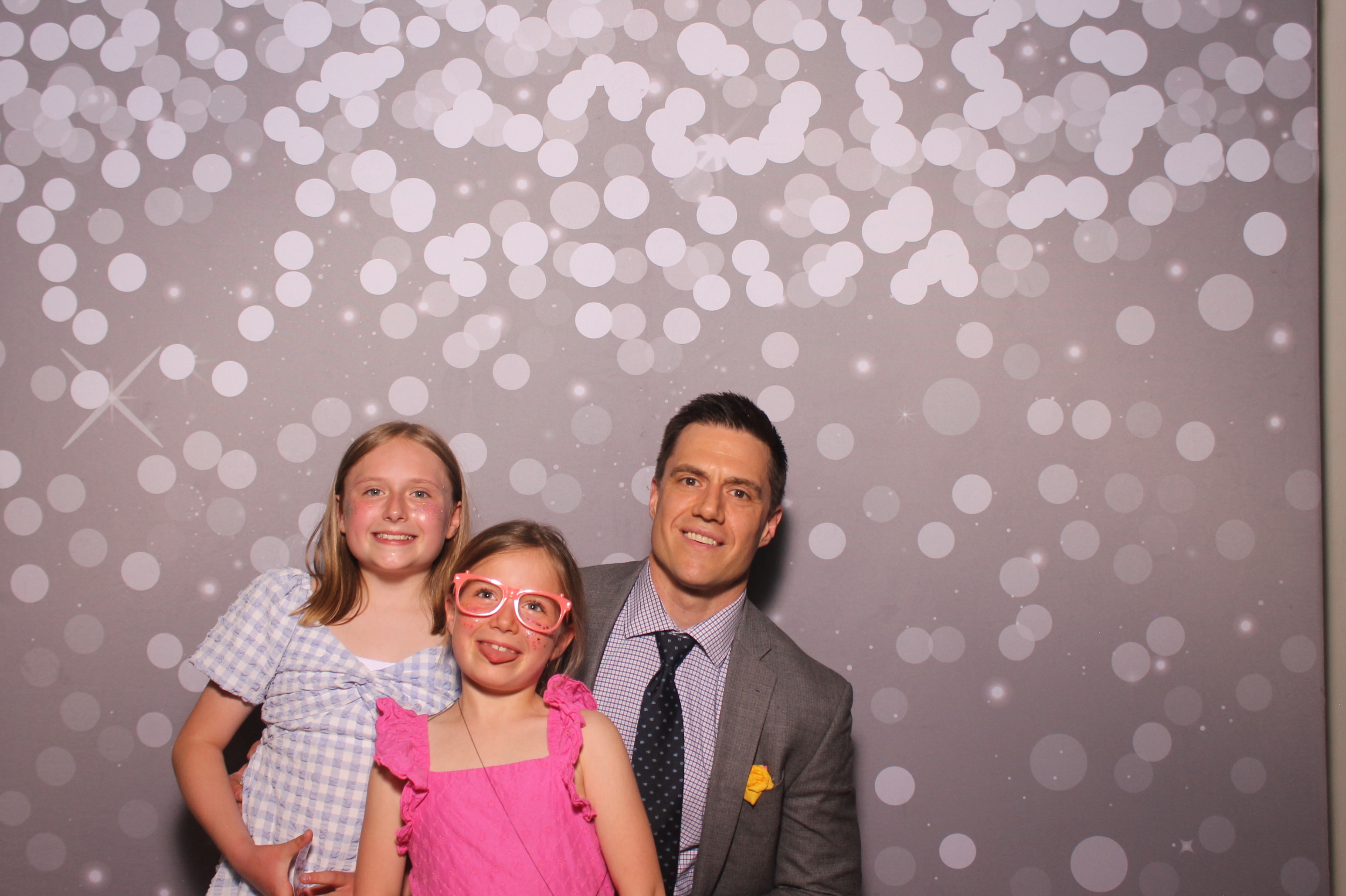 Mariemount Father Daughter Dance | View more photos from the event at gallery.photoboothcincy.com/u/PhotoBoothCincy/Mariemount-Father-Daughter-Dance-1