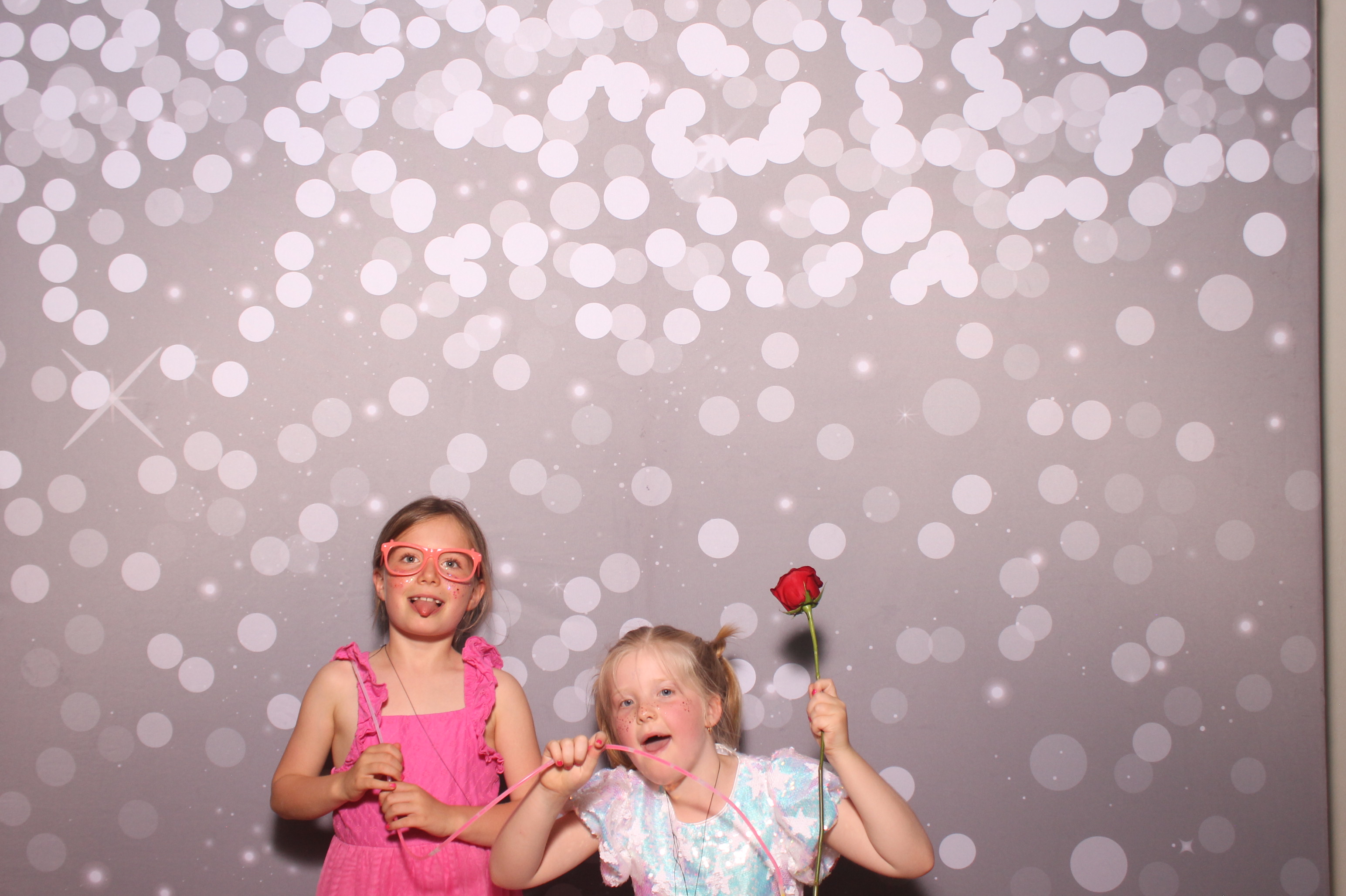 Mariemount Father Daughter Dance | View more photos from the event at gallery.photoboothcincy.com/u/PhotoBoothCincy/Mariemount-Father-Daughter-Dance-1