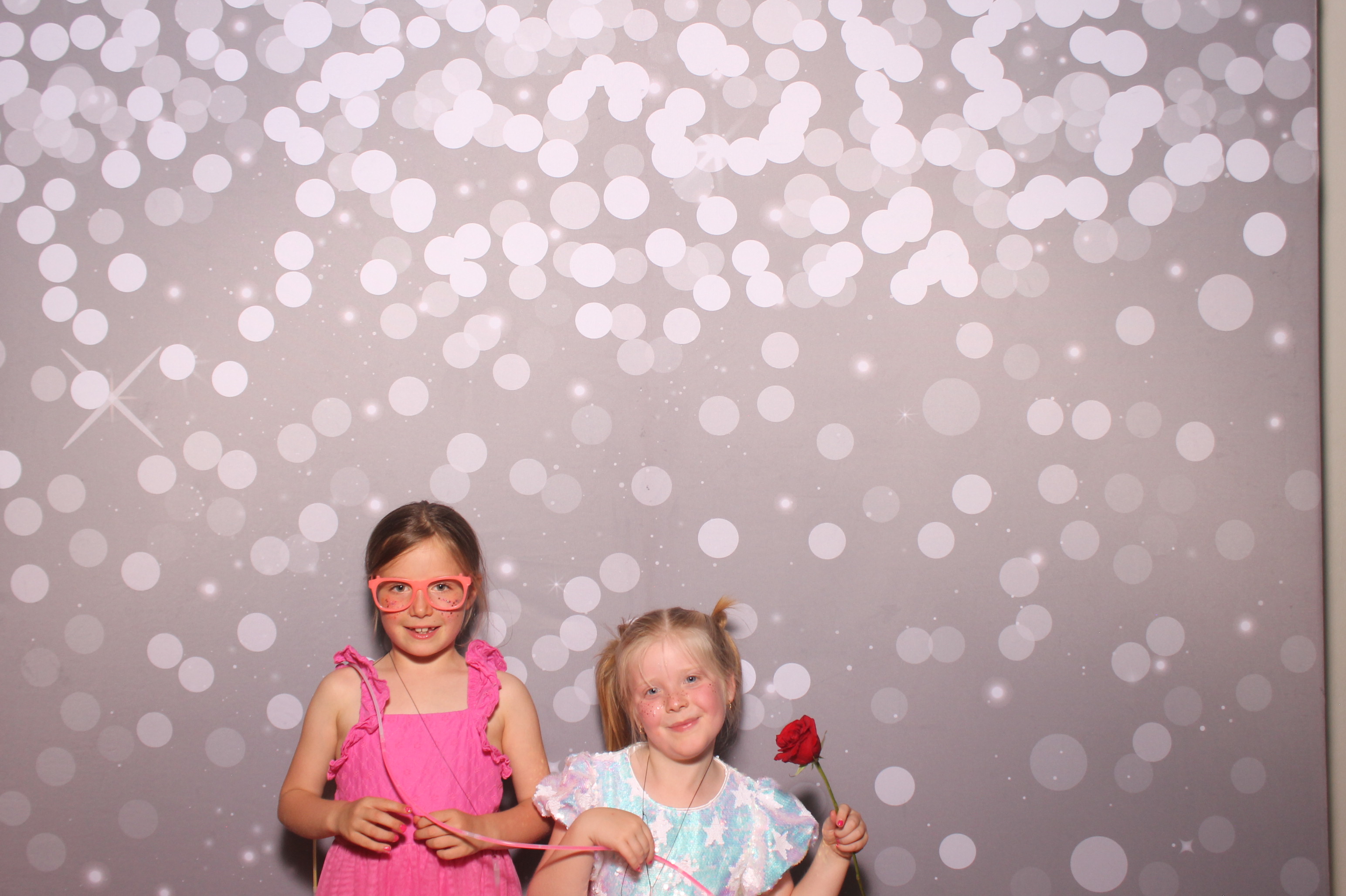Mariemount Father Daughter Dance | View more photos from the event at gallery.photoboothcincy.com/u/PhotoBoothCincy/Mariemount-Father-Daughter-Dance-1