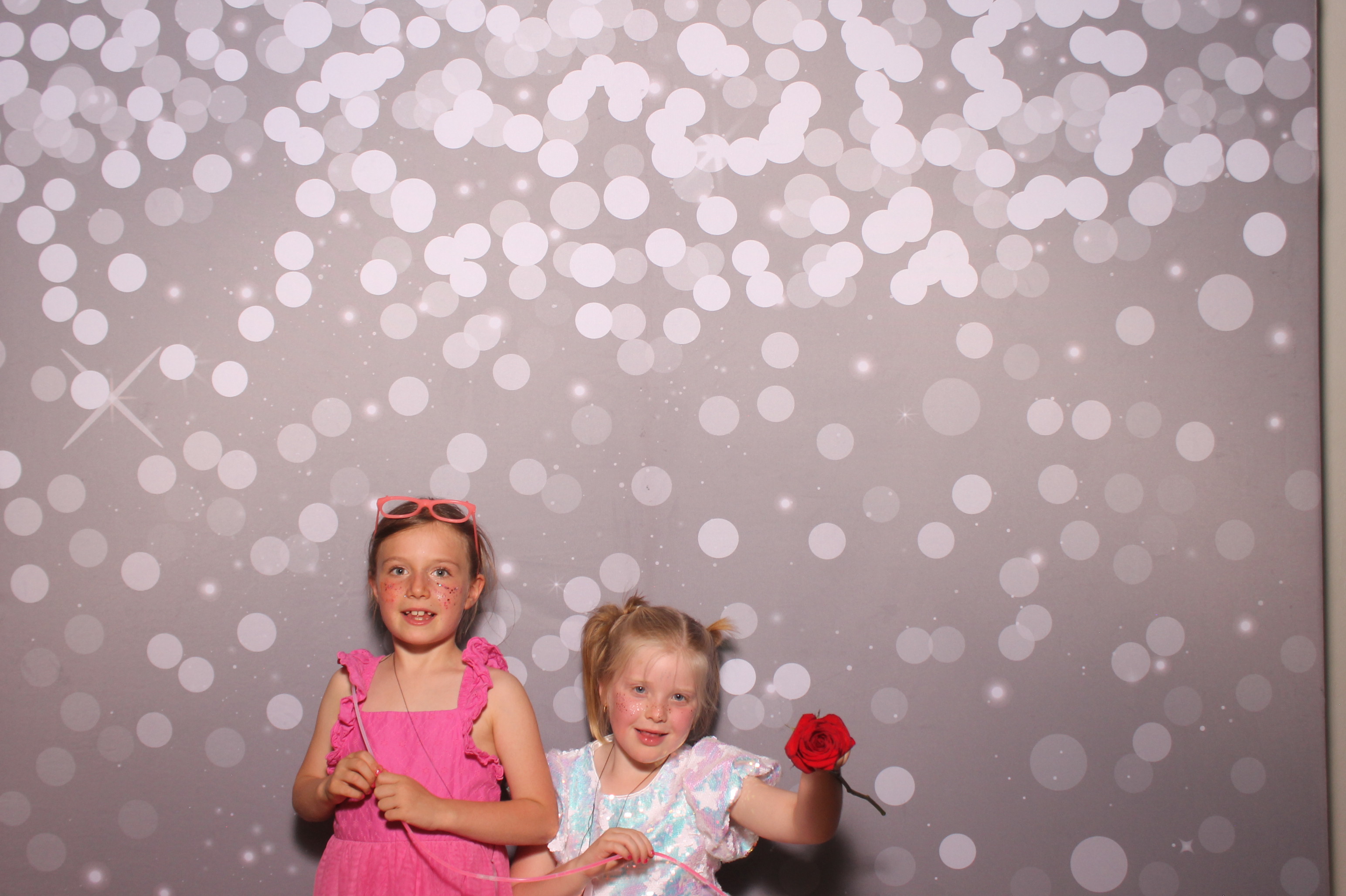 Mariemount Father Daughter Dance | View more photos from the event at gallery.photoboothcincy.com/u/PhotoBoothCincy/Mariemount-Father-Daughter-Dance-1