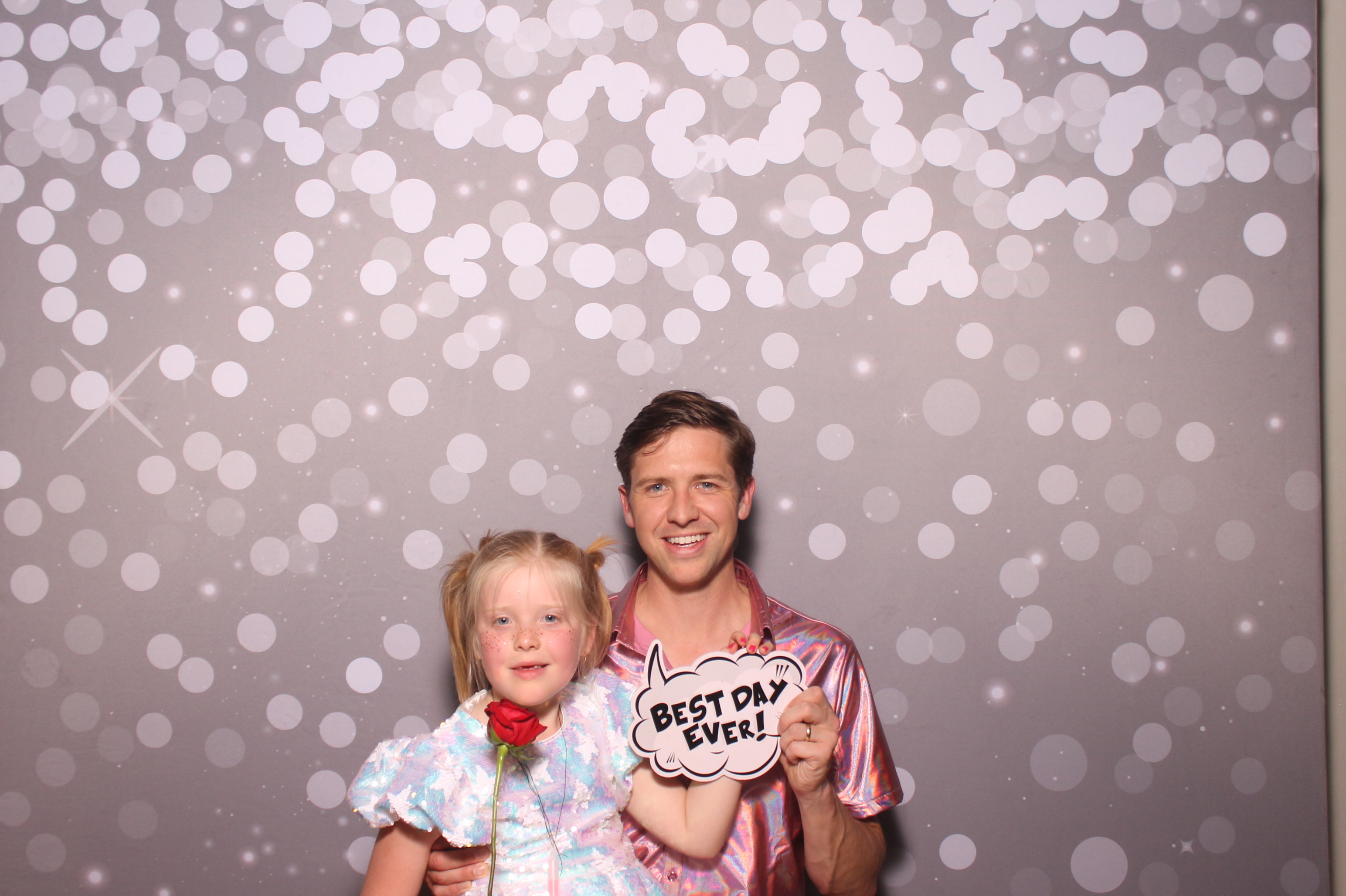 Mariemount Father Daughter Dance | View more photos from the event at gallery.photoboothcincy.com/u/PhotoBoothCincy/Mariemount-Father-Daughter-Dance-1