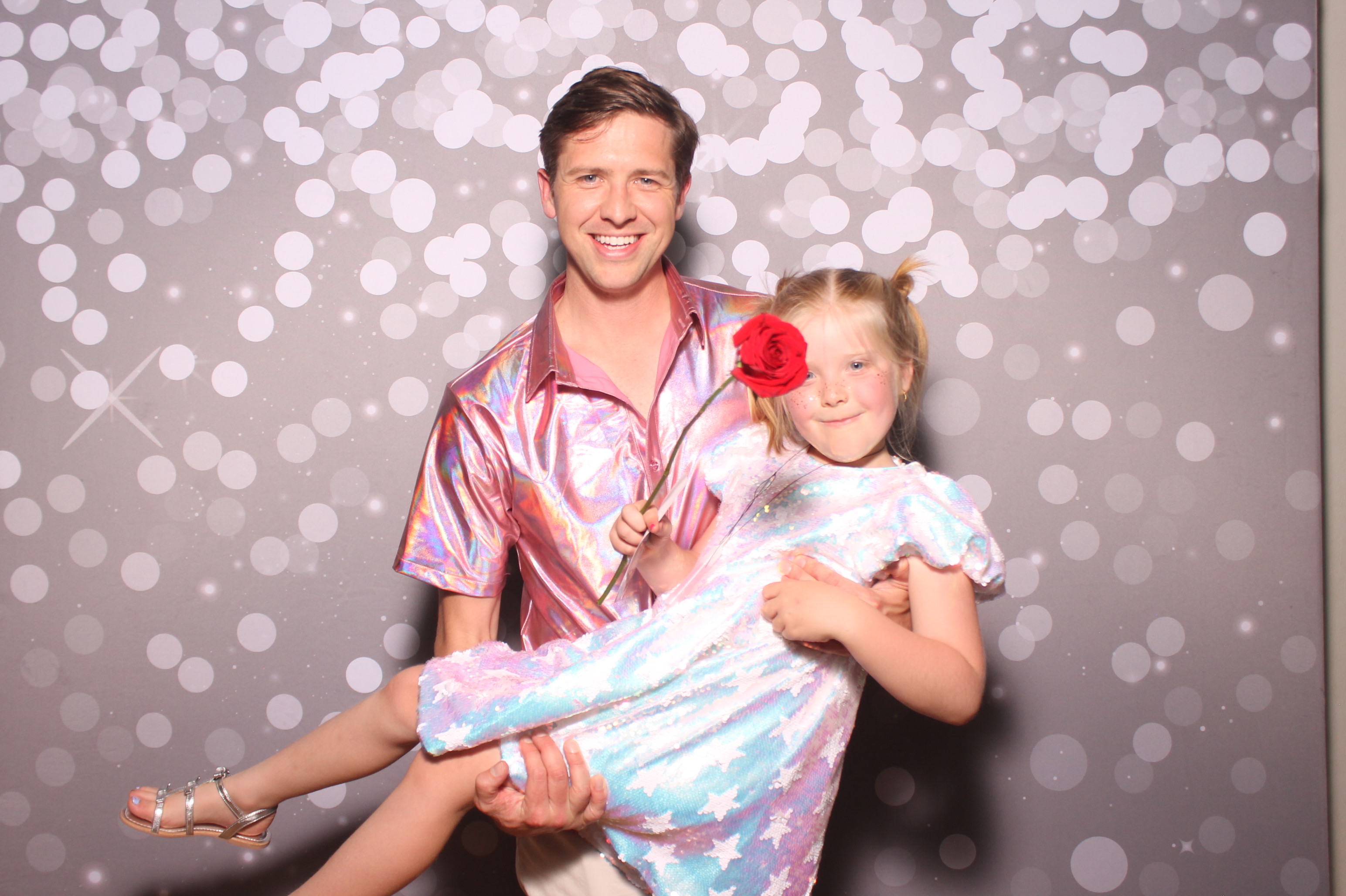 Mariemount Father Daughter Dance | View more photos from the event at gallery.photoboothcincy.com/u/PhotoBoothCincy/Mariemount-Father-Daughter-Dance-1