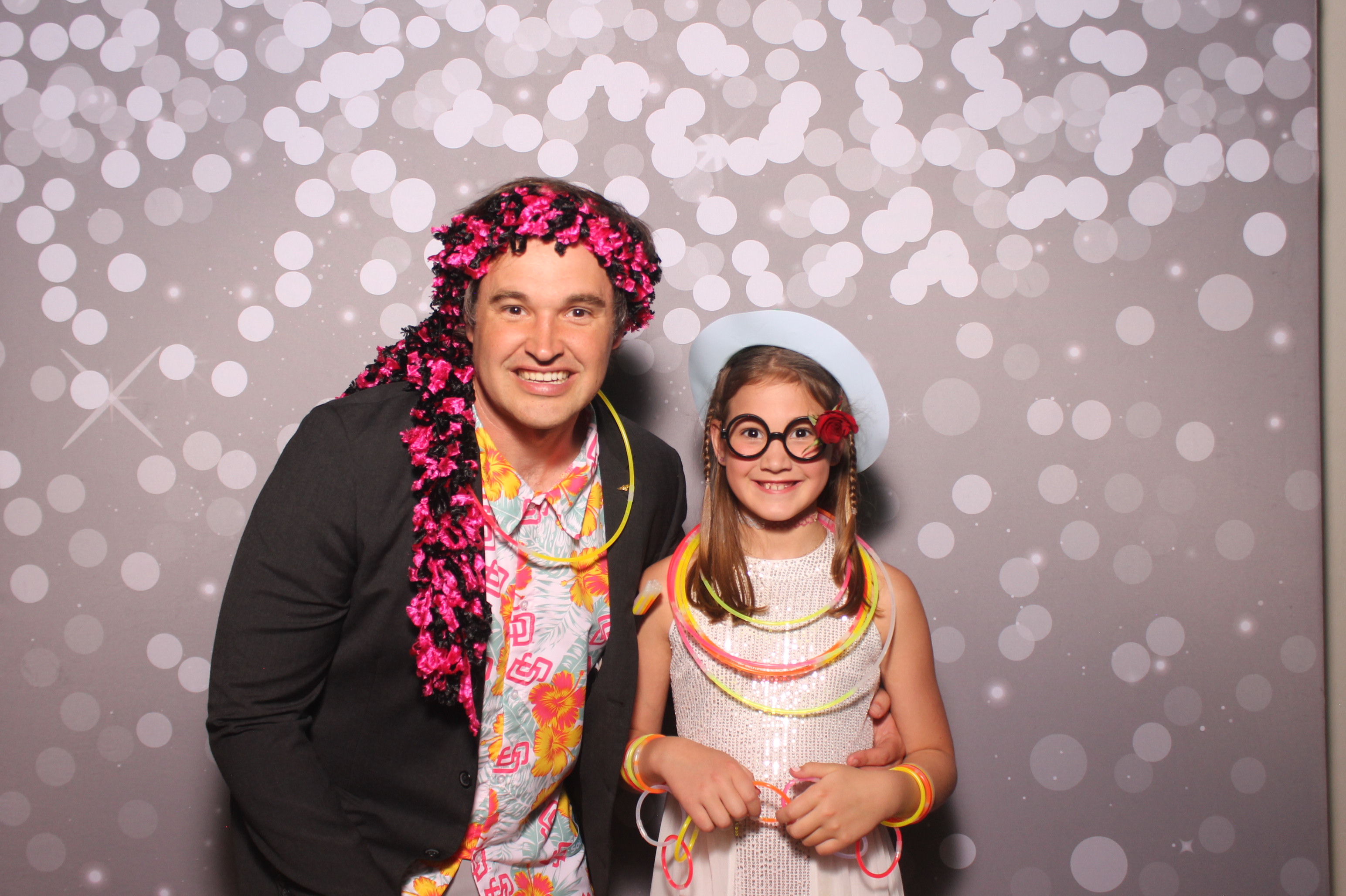 Mariemount Father Daughter Dance | View more photos from the event at gallery.photoboothcincy.com/u/PhotoBoothCincy/Mariemount-Father-Daughter-Dance-1