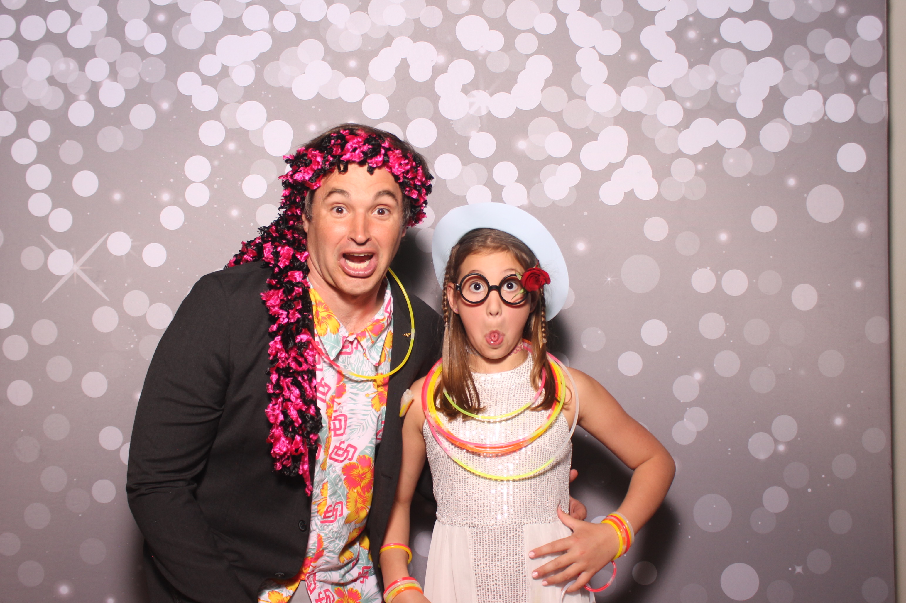 Mariemount Father Daughter Dance | View more photos from the event at gallery.photoboothcincy.com/u/PhotoBoothCincy/Mariemount-Father-Daughter-Dance-1