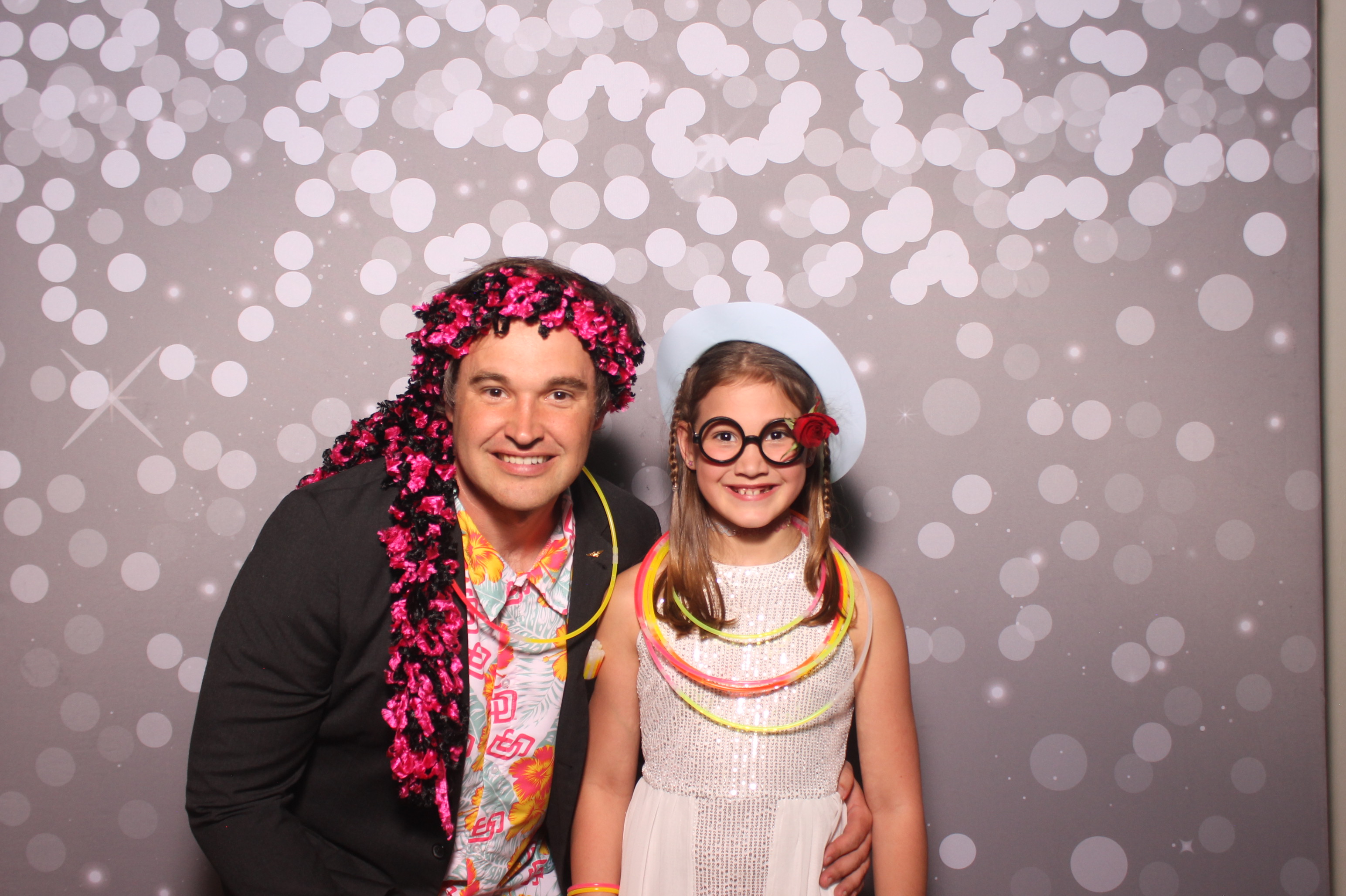 Mariemount Father Daughter Dance | View more photos from the event at gallery.photoboothcincy.com/u/PhotoBoothCincy/Mariemount-Father-Daughter-Dance-1