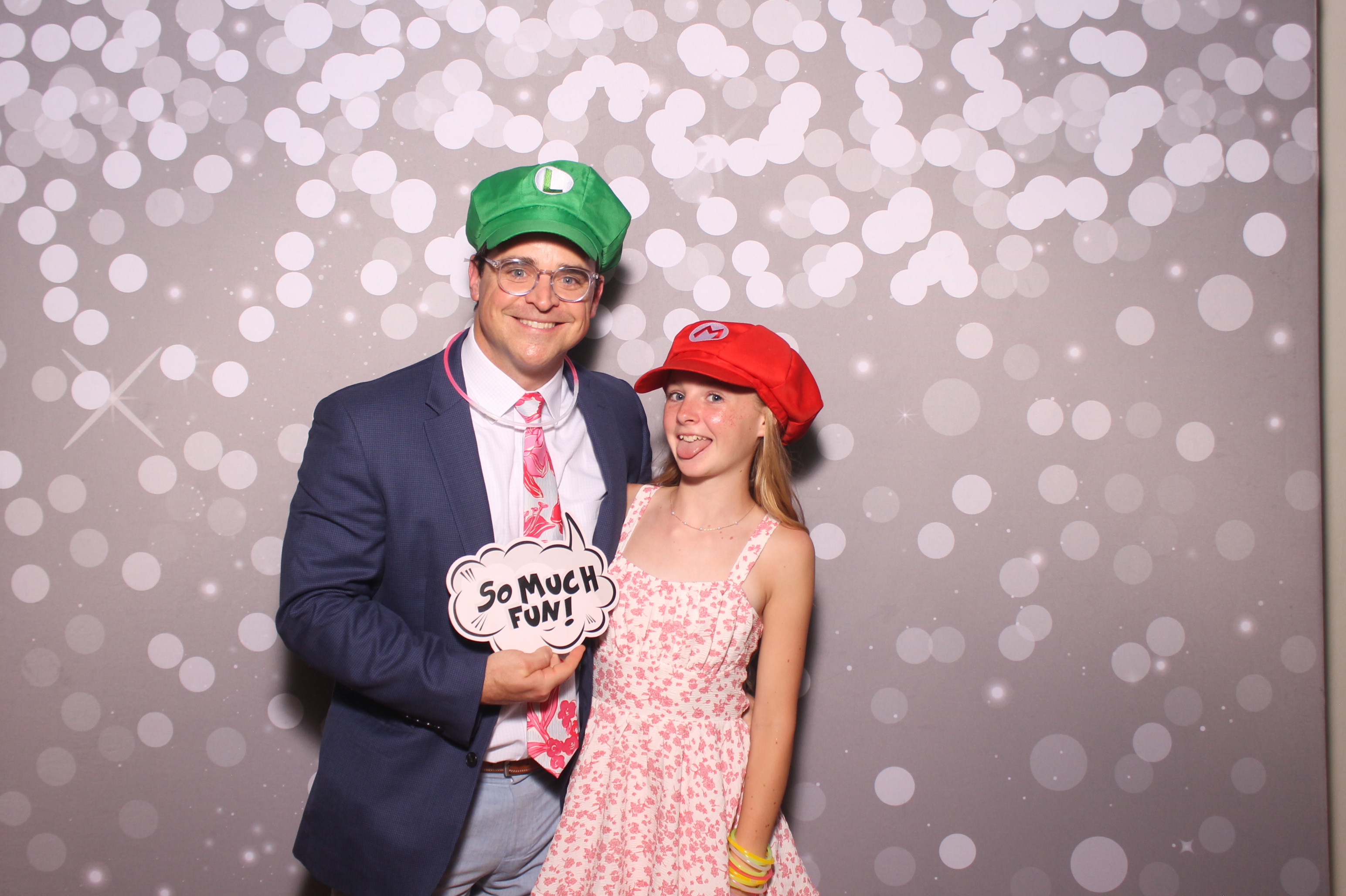 Mariemount Father Daughter Dance | View more photos from the event at gallery.photoboothcincy.com/u/PhotoBoothCincy/Mariemount-Father-Daughter-Dance-1