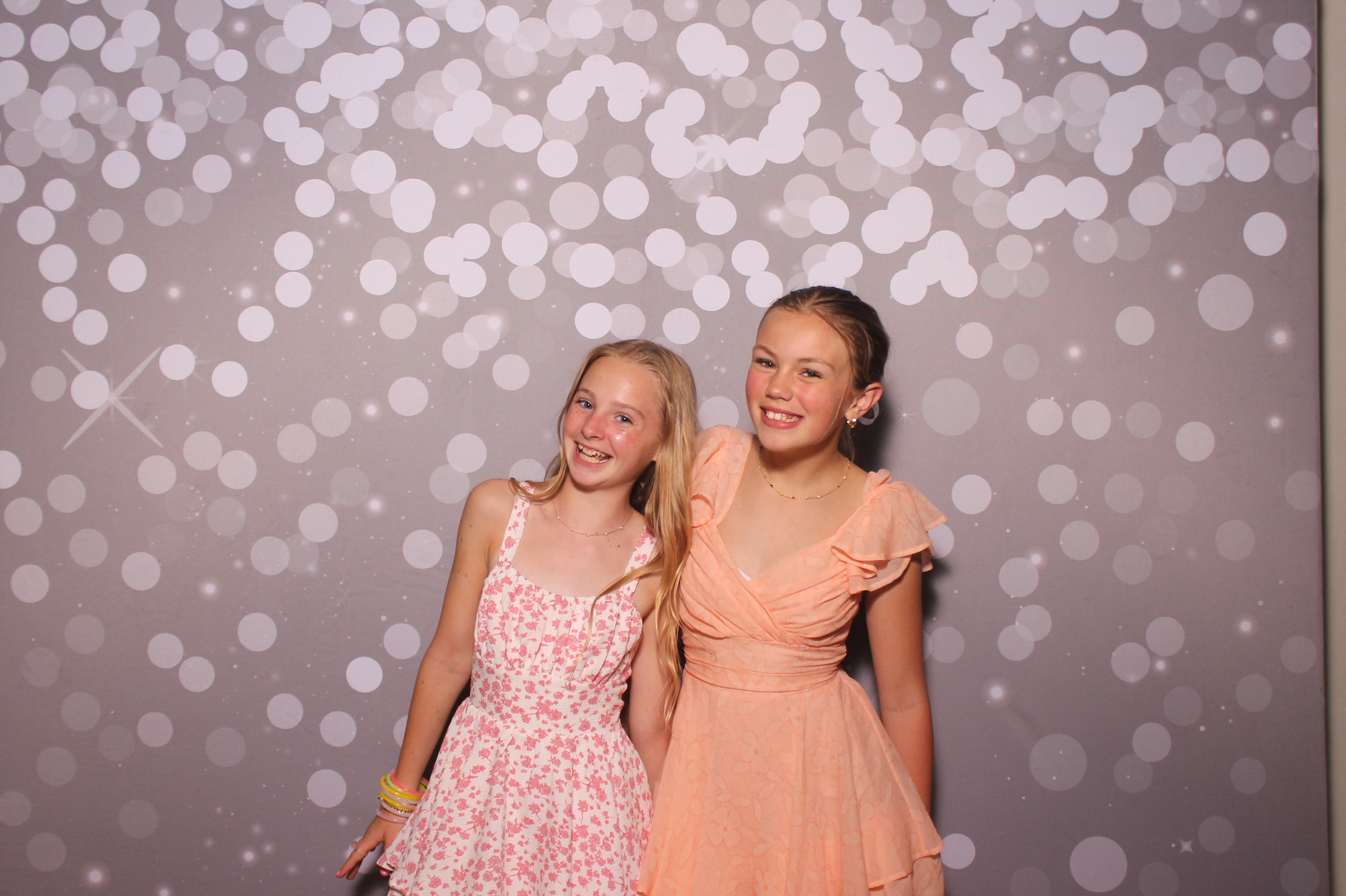 Mariemount Father Daughter Dance | View more photos from the event at gallery.photoboothcincy.com/u/PhotoBoothCincy/Mariemount-Father-Daughter-Dance-1