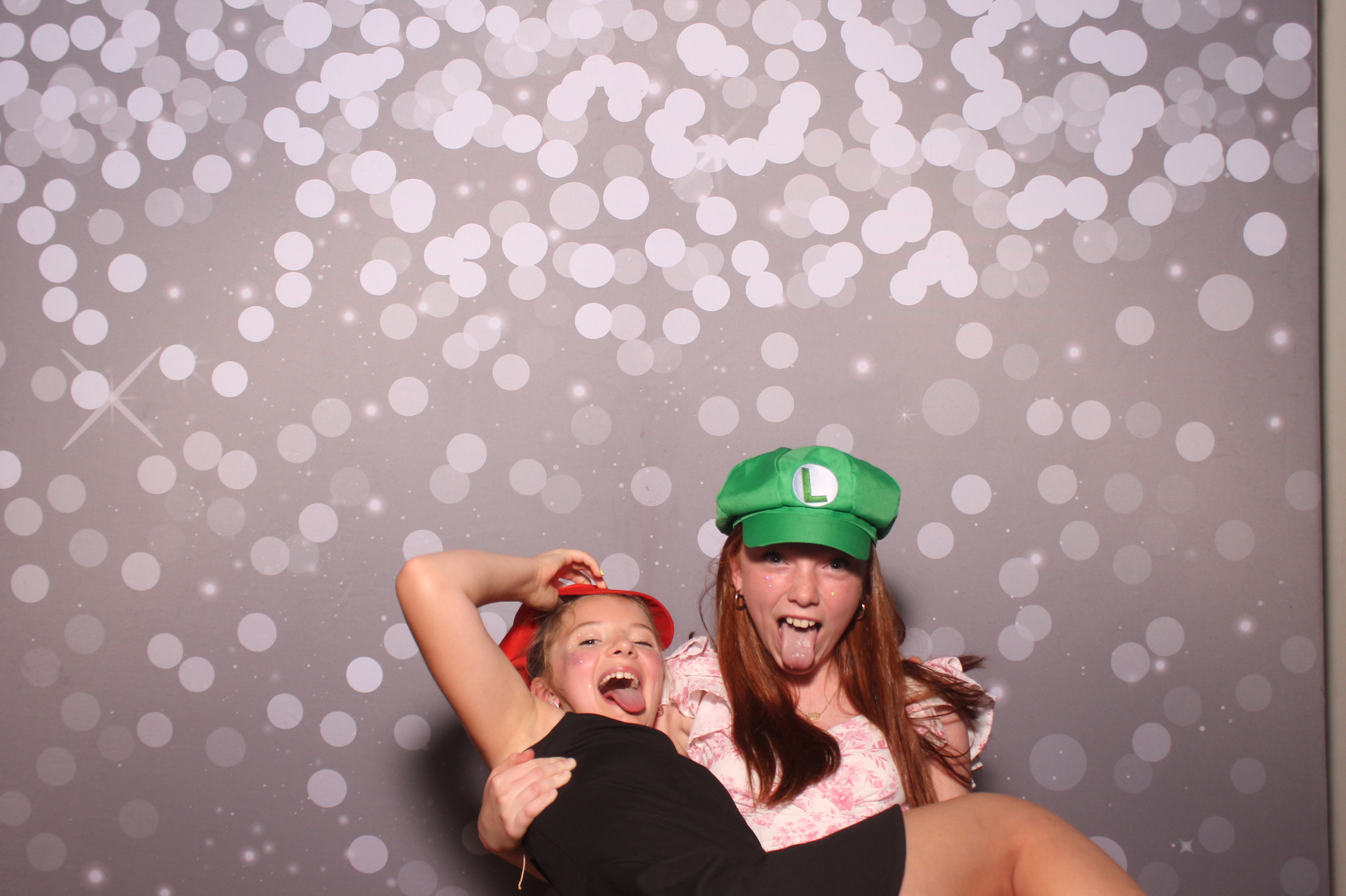 Mariemount Father Daughter Dance | View more photos from the event at gallery.photoboothcincy.com/u/PhotoBoothCincy/Mariemount-Father-Daughter-Dance-1