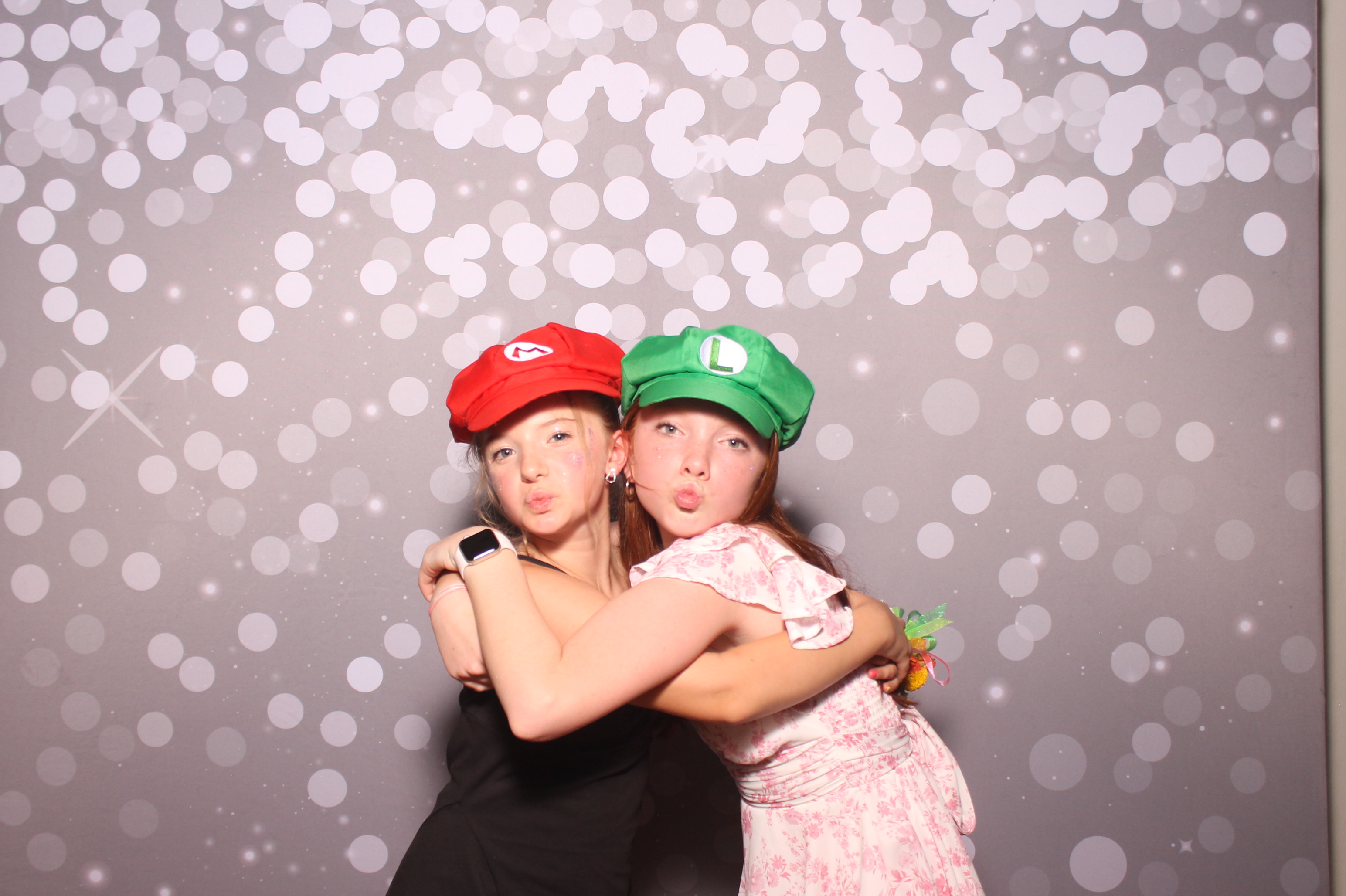 Mariemount Father Daughter Dance | View more photos from the event at gallery.photoboothcincy.com/u/PhotoBoothCincy/Mariemount-Father-Daughter-Dance-1